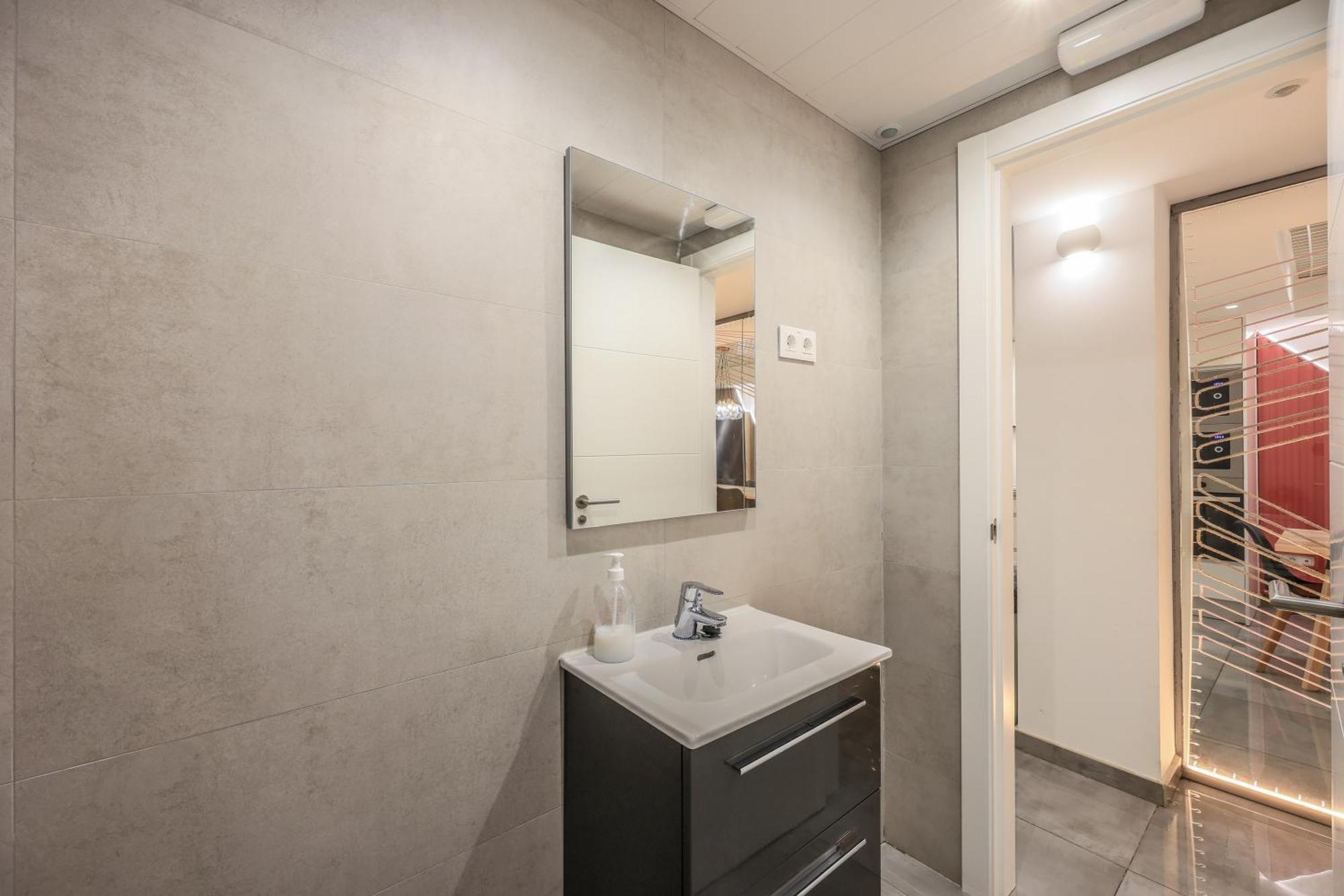 Amazinn Places Blasco De Garay 102 Madrid