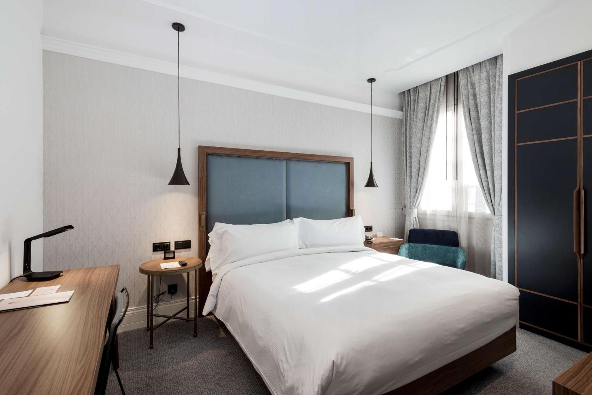 Doubletree By Hilton Madrid-prado