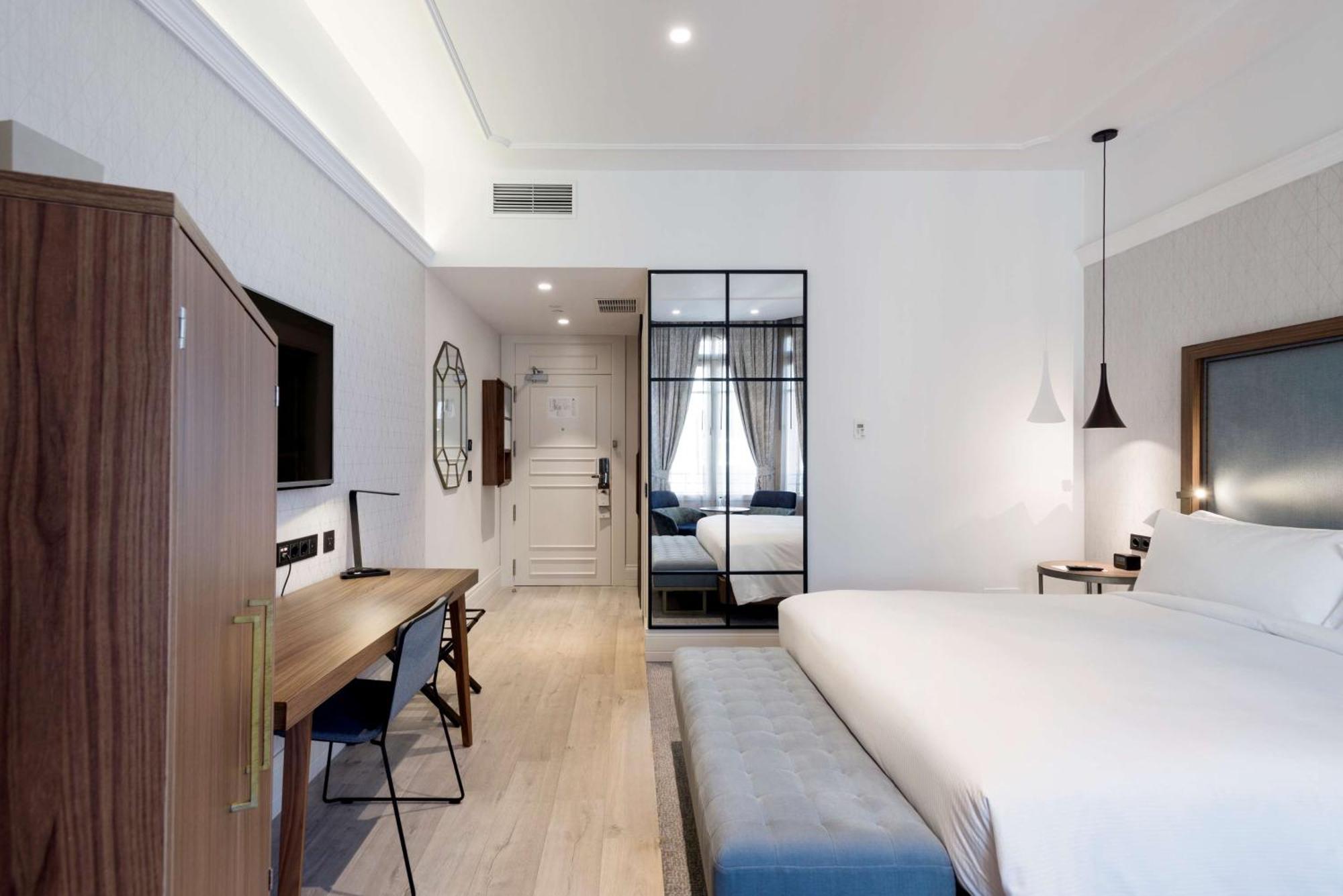 Doubletree By Hilton Madrid-prado