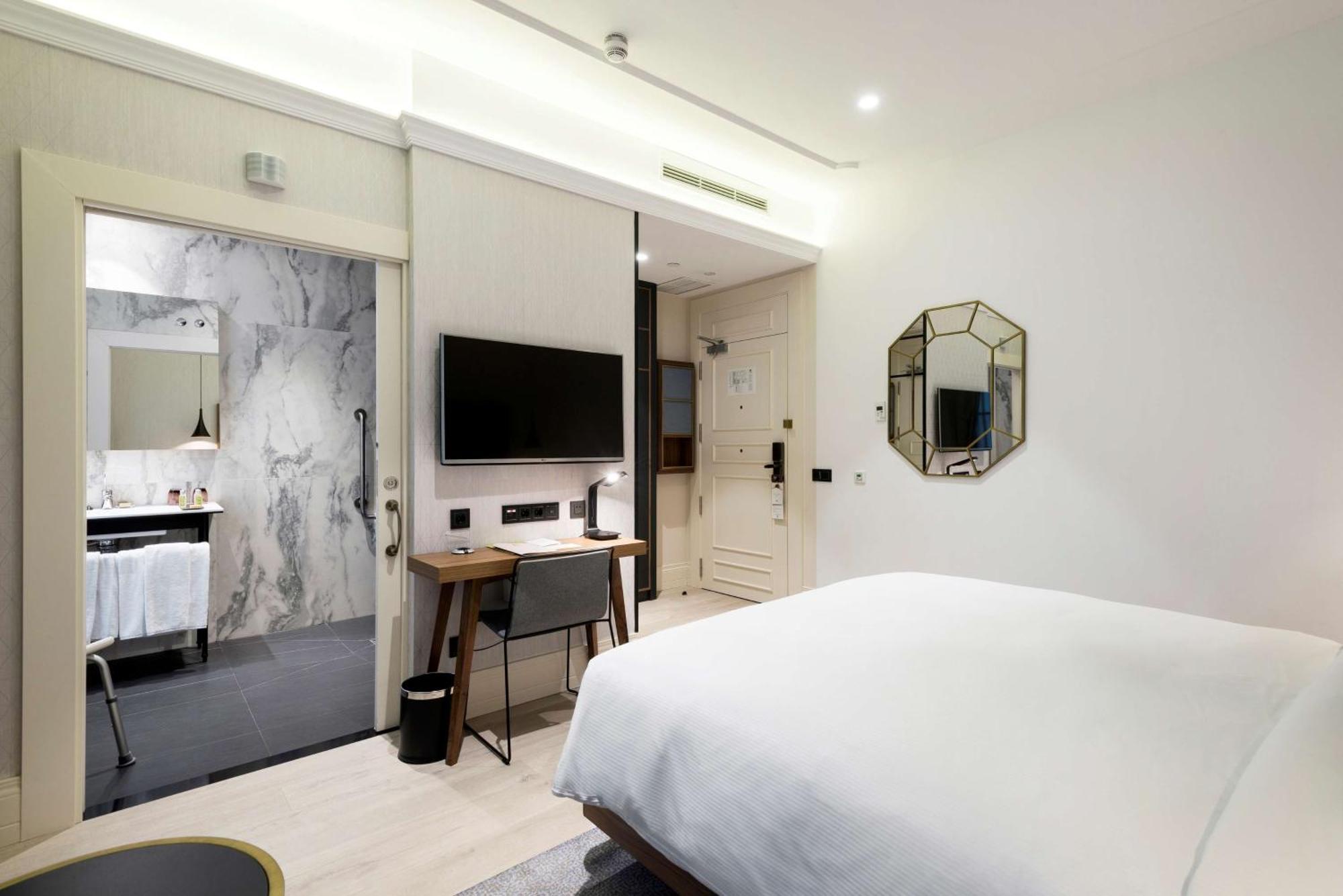 Doubletree By Hilton Madrid-prado Hotel Madrid