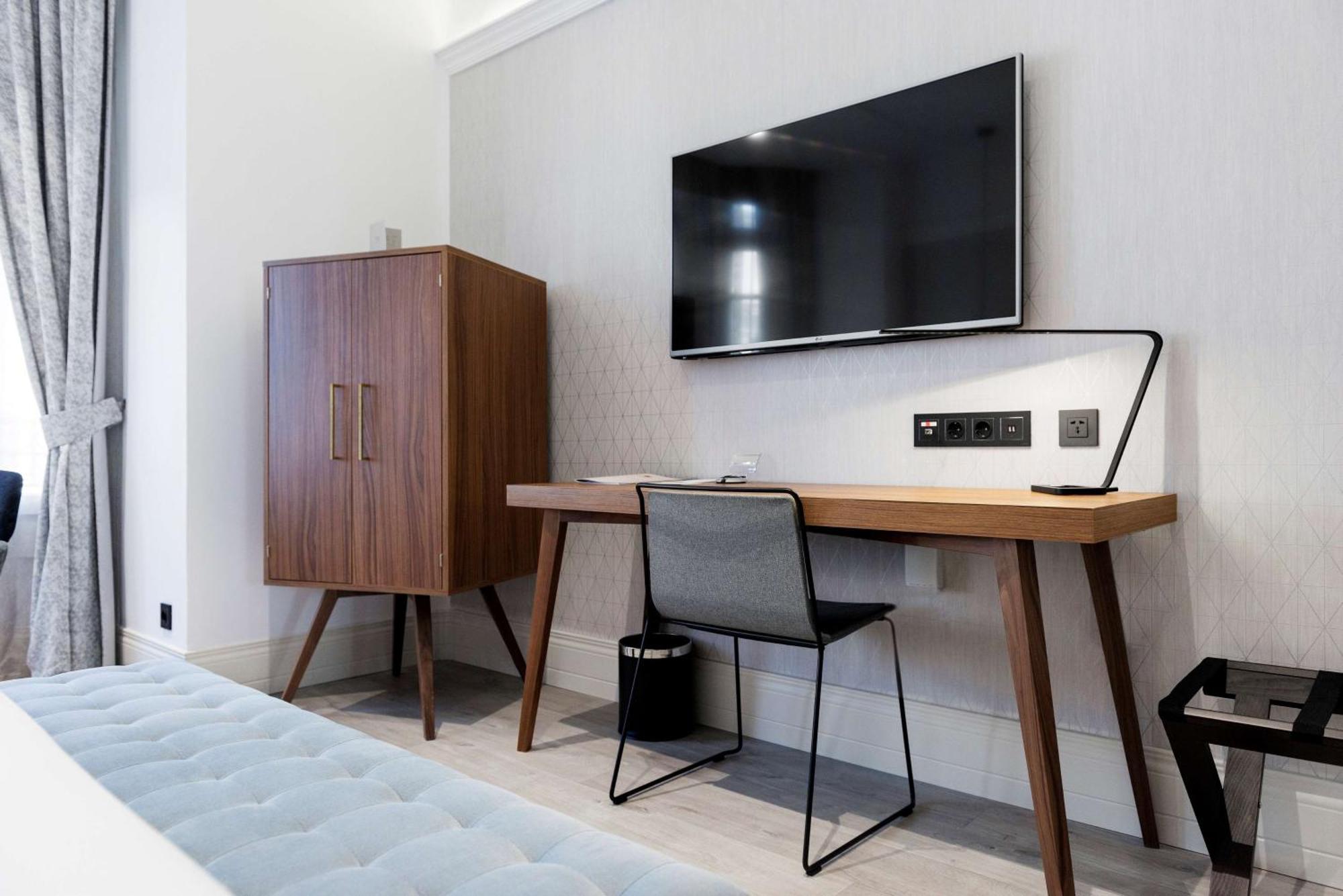 Doubletree By Hilton Madrid-prado Hotel