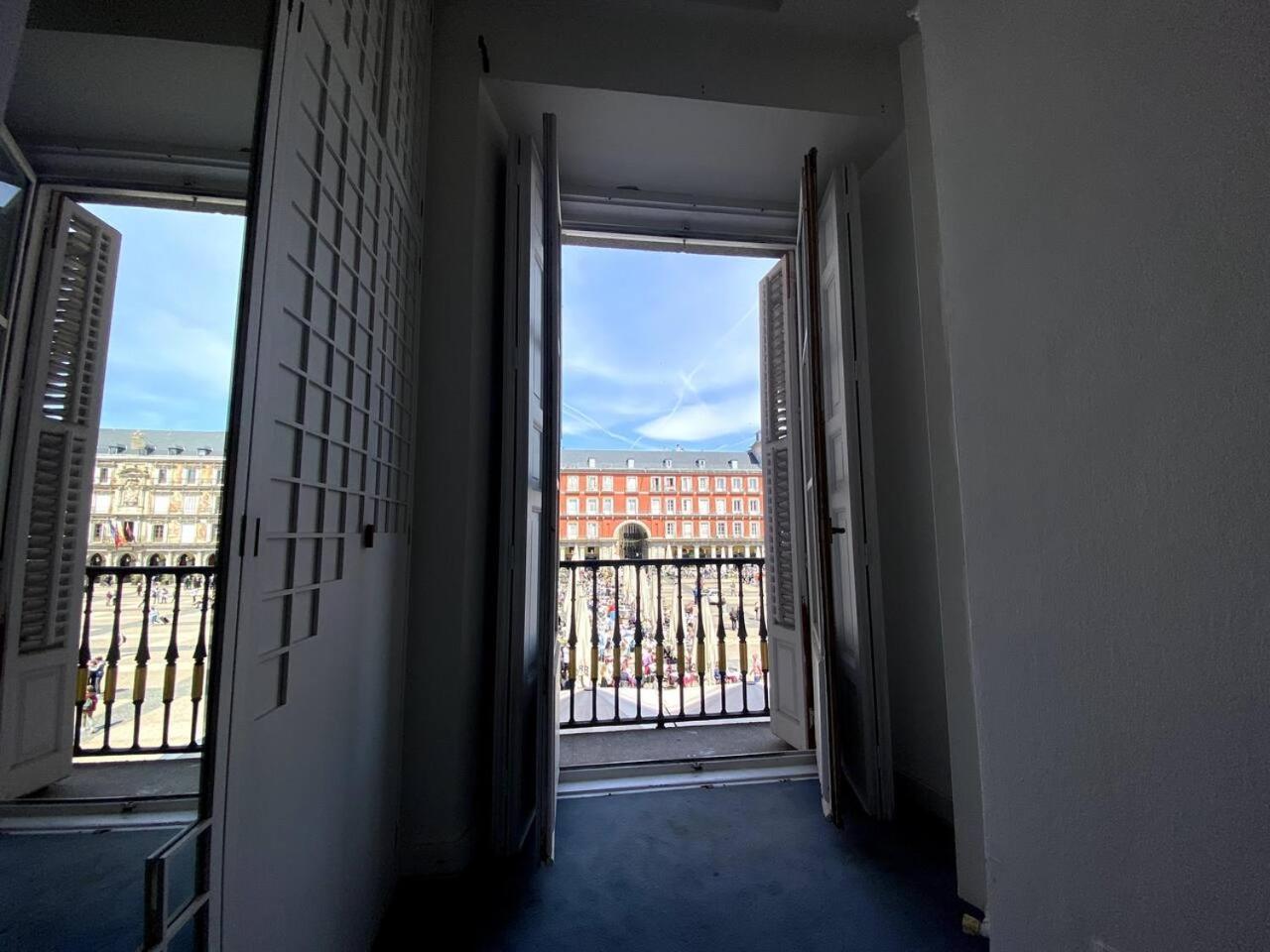 Amazing With Balconies To Plaza Mayor Apartment Madrid