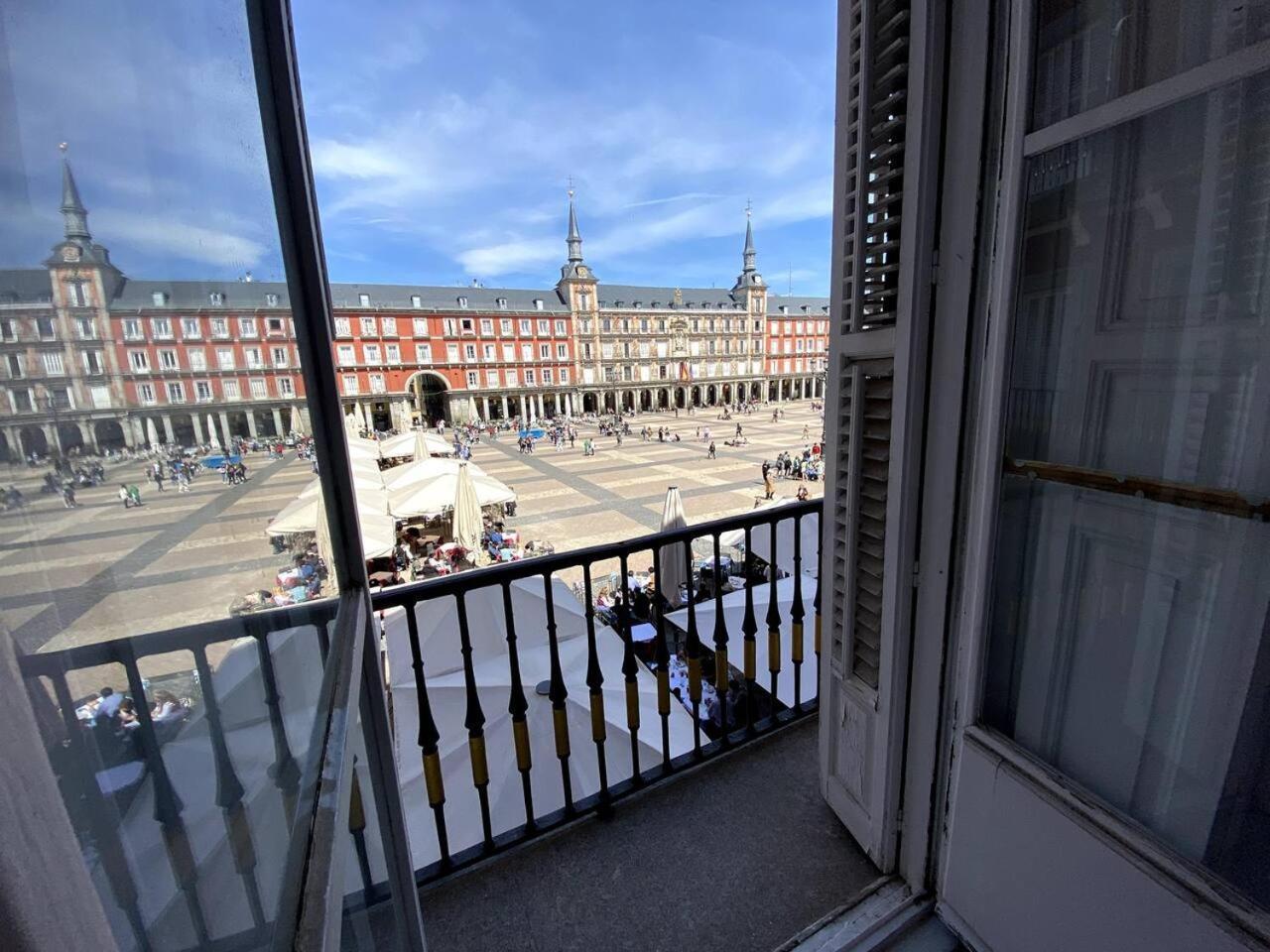 Amazing With Balconies To Plaza Mayor Madrid