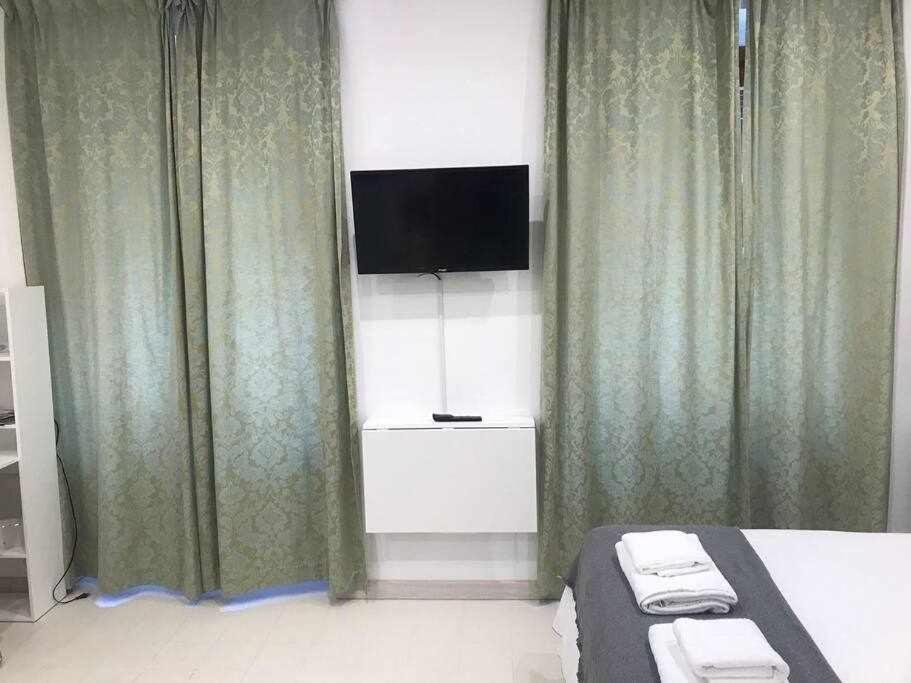 Un Genial Estudio En El Barrio Cortes Apartamento