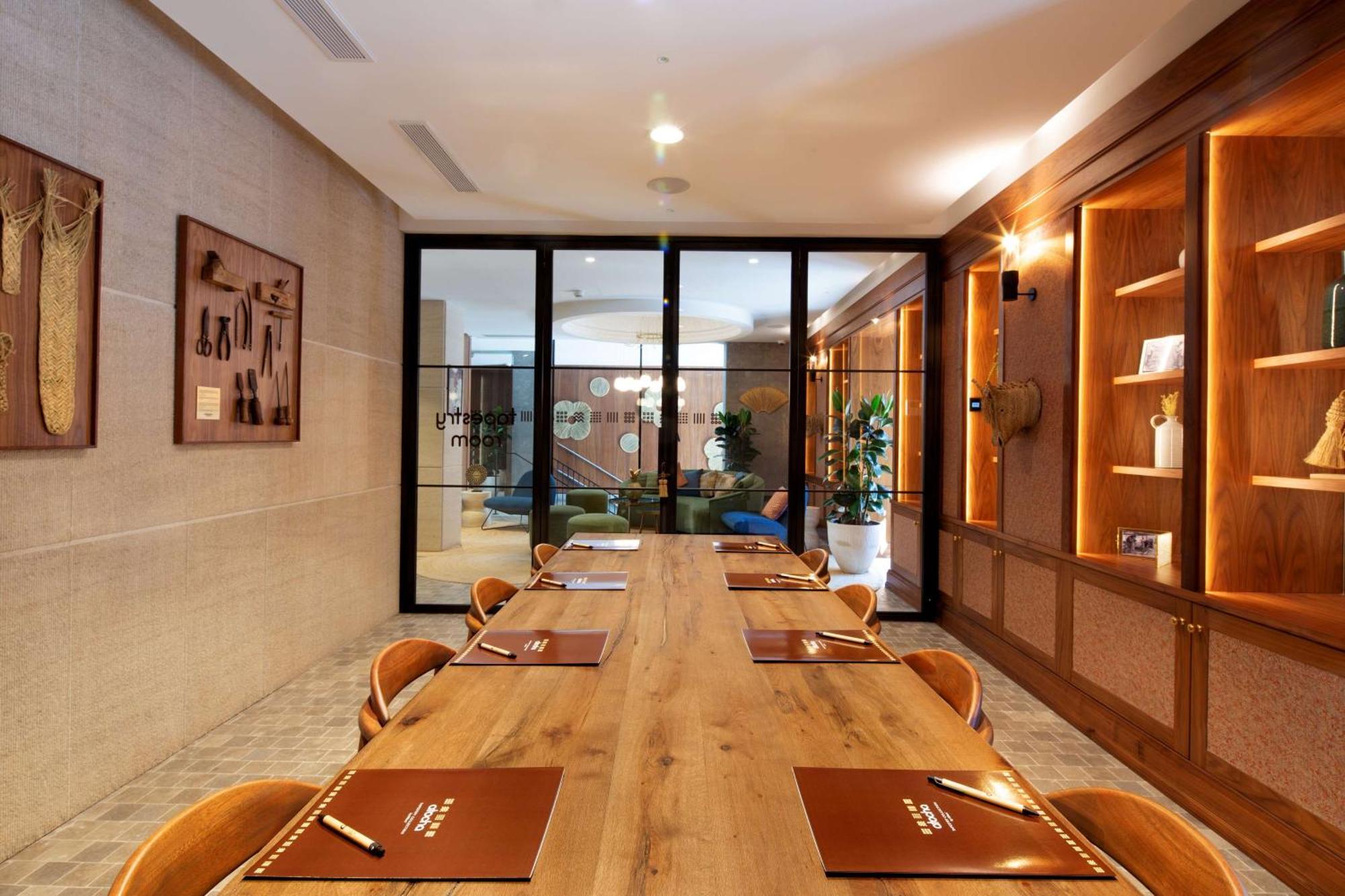 Hotel Atocha Madrid, Tapestry Collection By Hilton Madrid