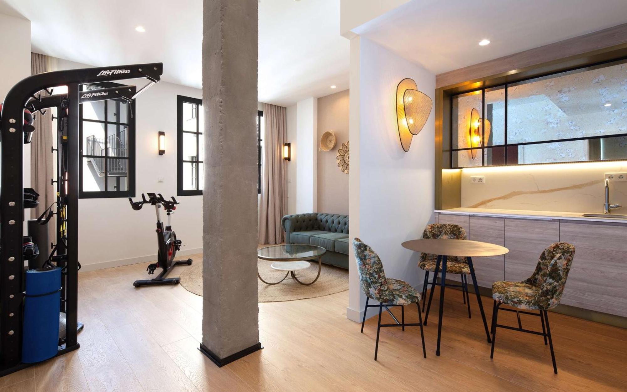 Hotel Atocha Madrid, Tapestry Collection By Hilton Madrid