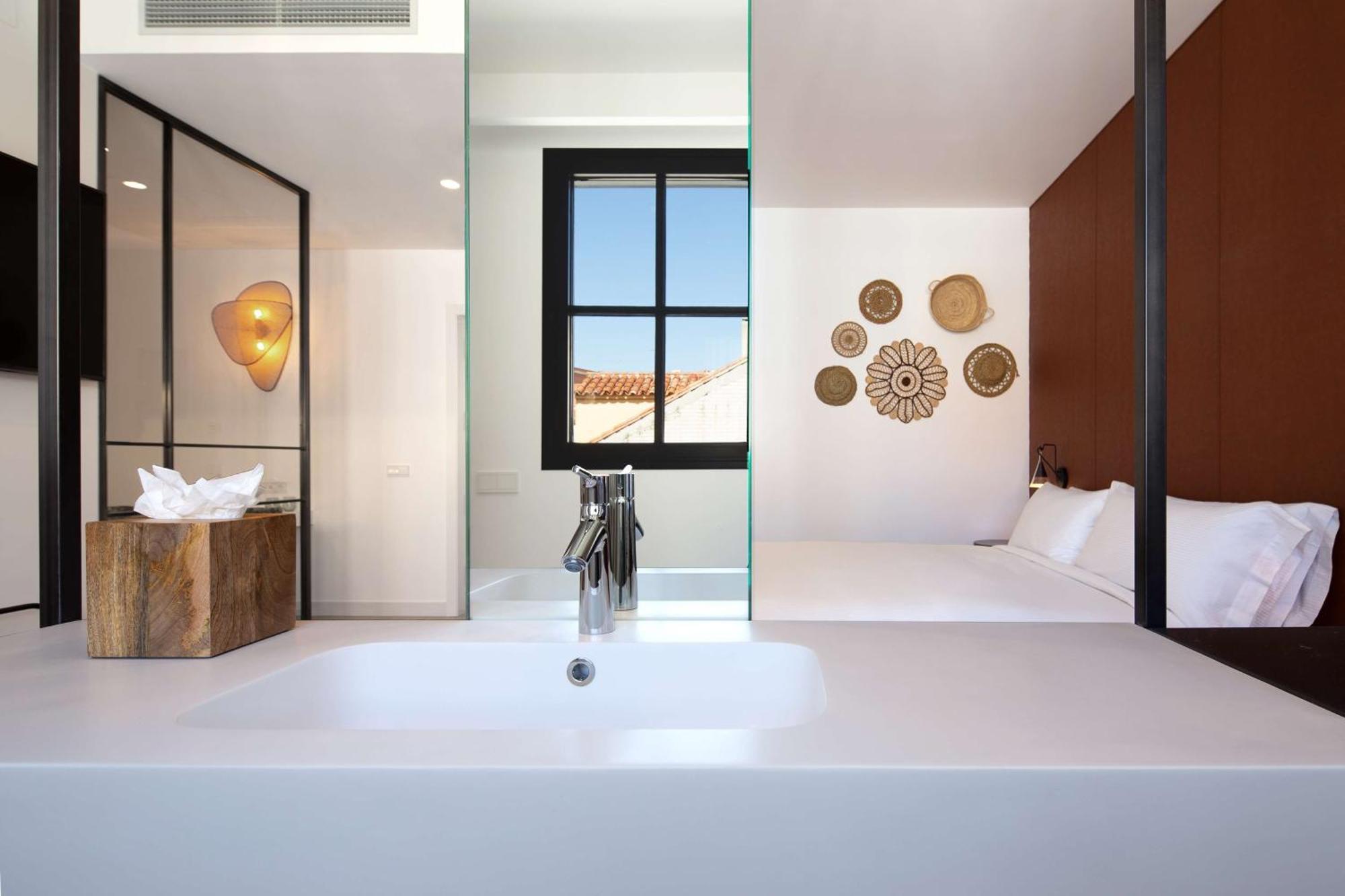 Atocha Madrid, Tapestry Collection By Hilton Hotel