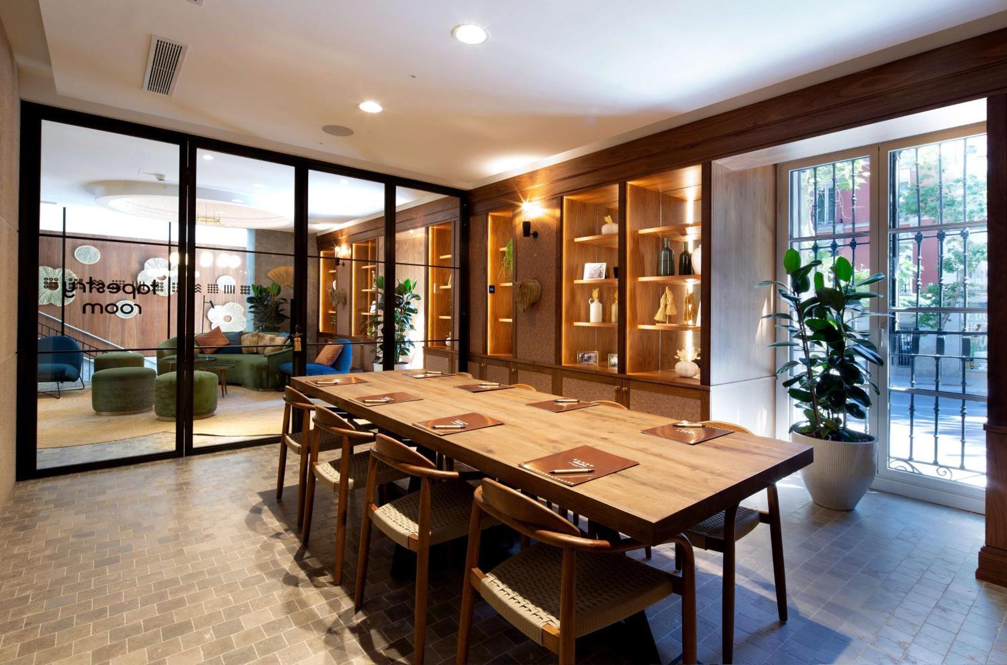 Hotel Atocha Madrid, Tapestry Collection By Hilton 4*