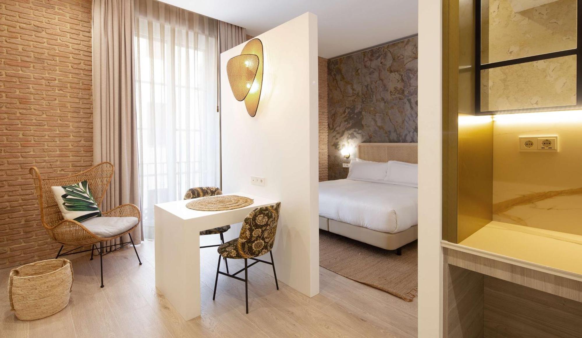 Hotel Atocha Madrid, Tapestry Collection By Hilton Madrid