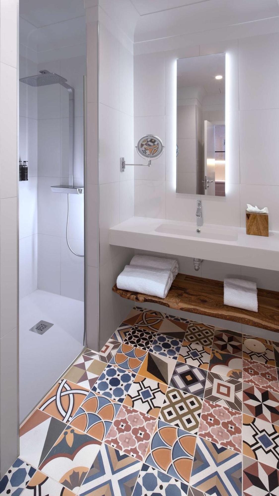 Hotel Atocha Madrid, Tapestry Collection By Hilton 4*