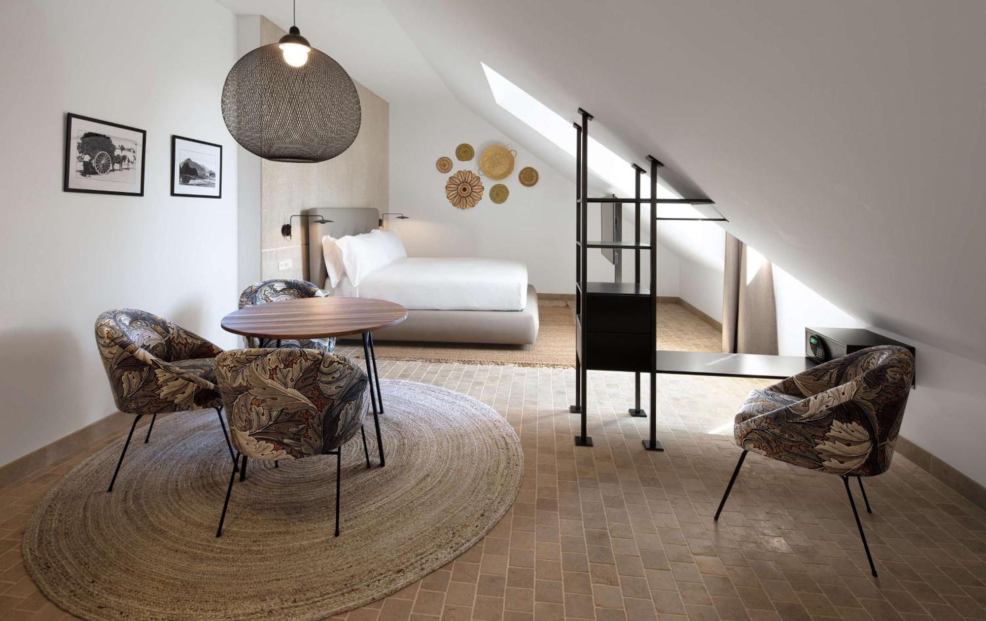 Atocha Madrid, Tapestry Collection By Hilton Hotel