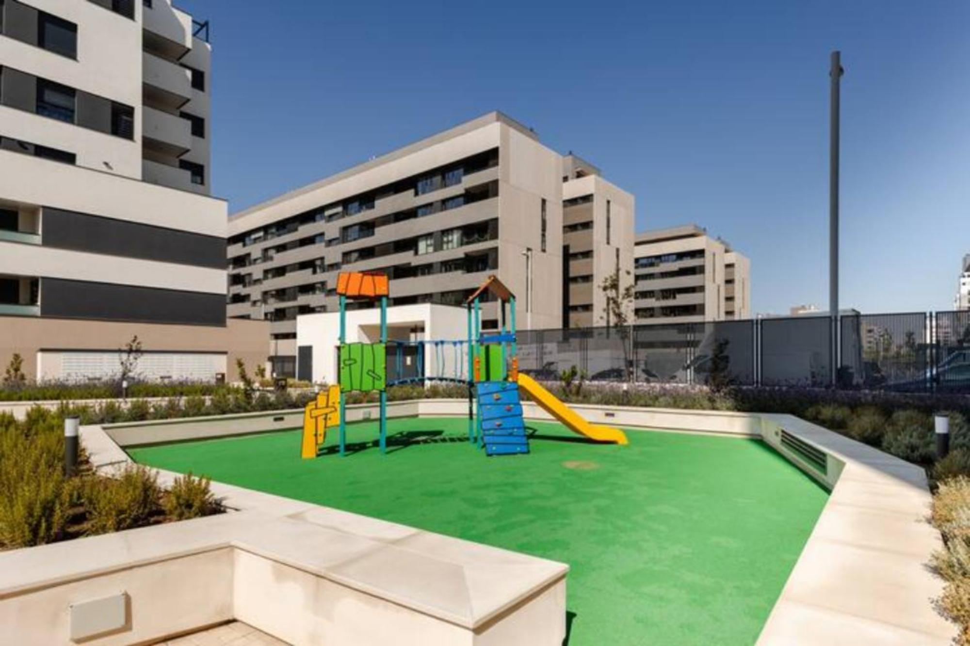Apartamento Piso Climatizado Y Parking *