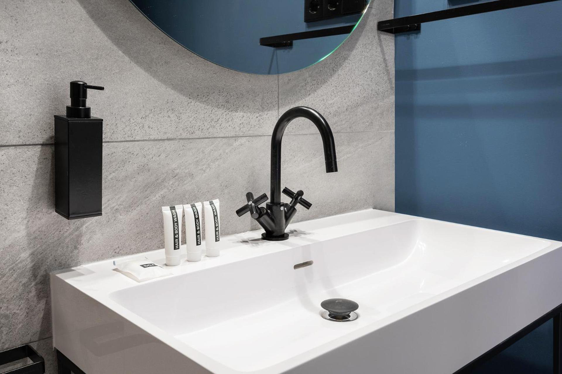 Apartment Luxury And Cozy- 2 Bedrooms 2 Bathrooms -mintystay- Herradores Madrid