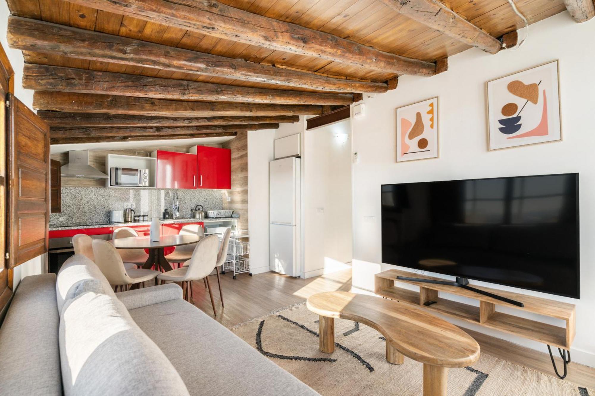 Apartamento Atico Con Terraza En Lavapies Alquiler Temporal *