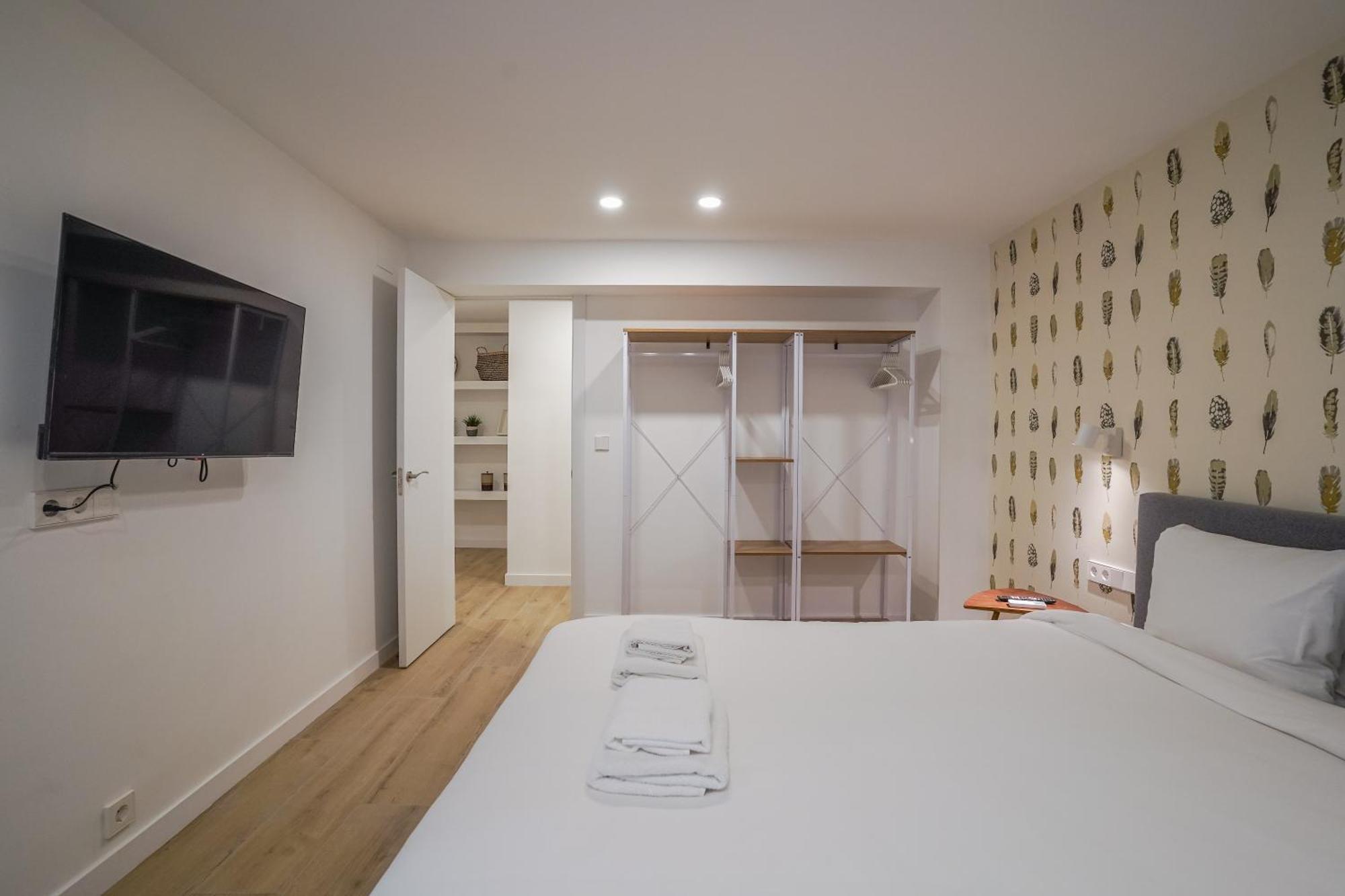 Modern Duplex-3bedrooms 3bathrooms-lavapies *