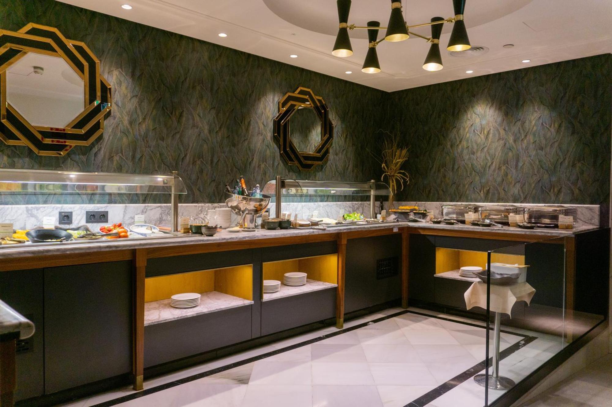 Doubletree By Hilton Madrid-prado Hotel Madrid