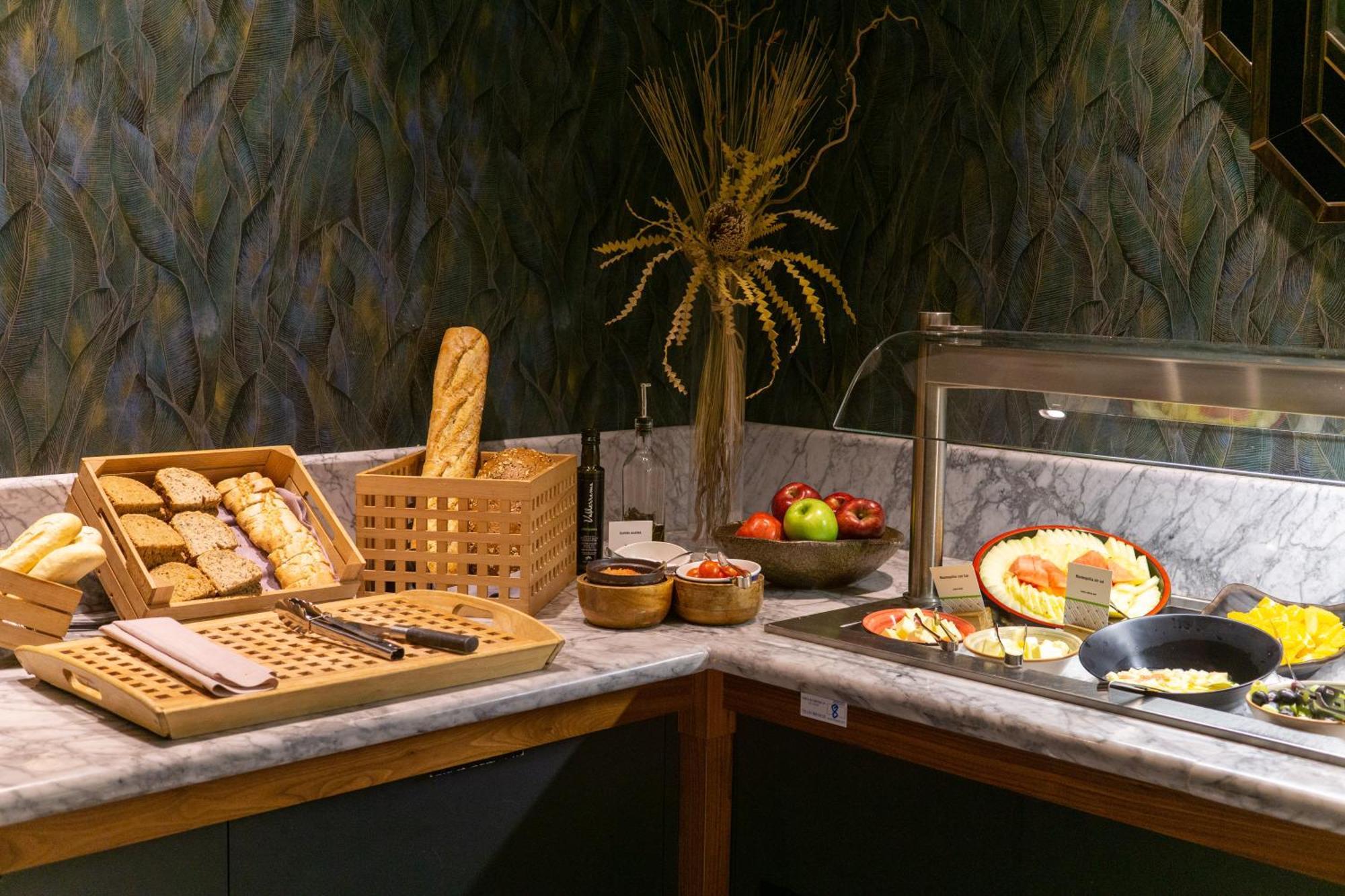 Doubletree By Hilton Madrid-prado Madrid