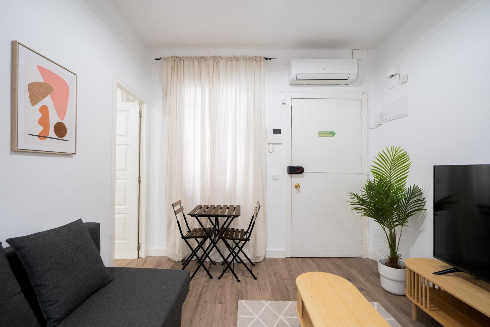 En Chueca 4 Personas Alquiler Temporal Apartamento *