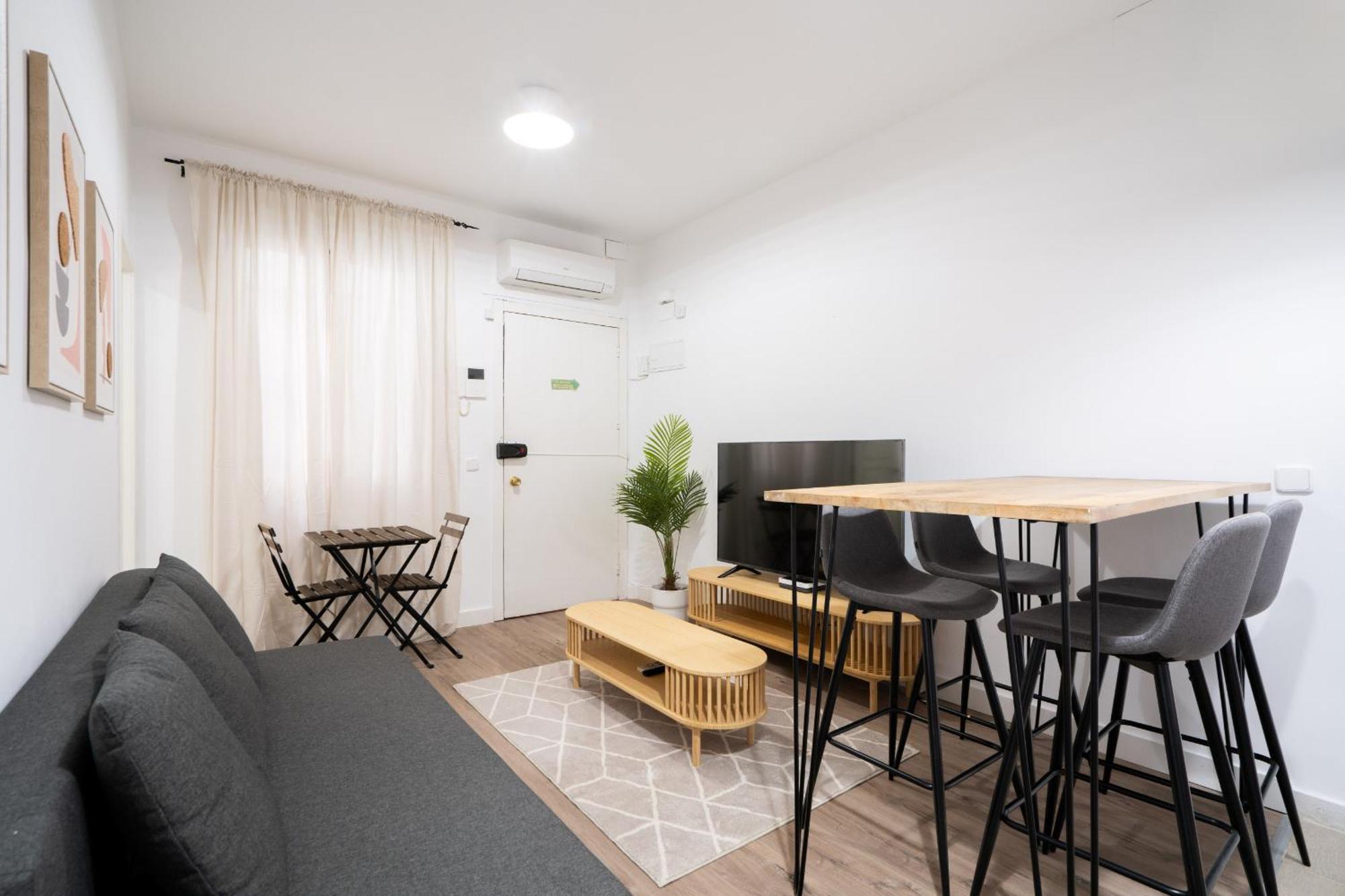Apartamento En Chueca 4 Personas Alquiler Temporal