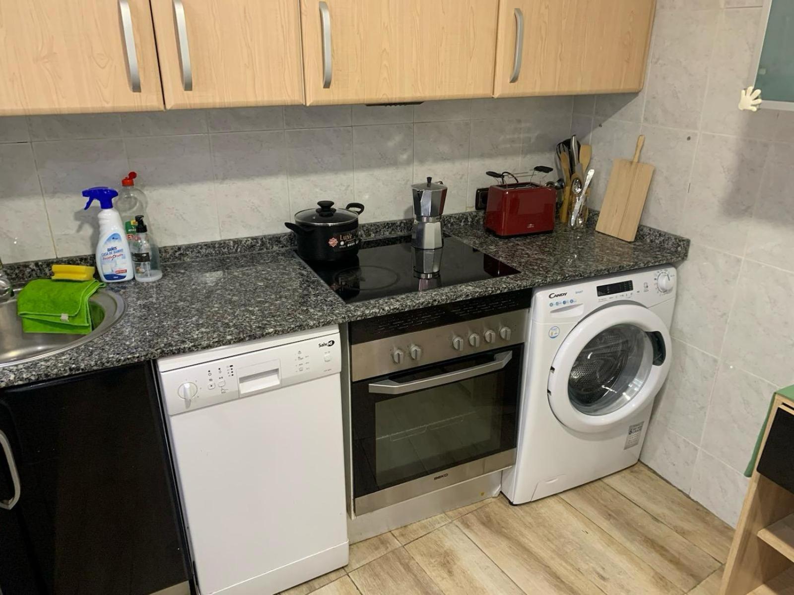 Apartamento Completo Para 8 Personas A 5 Minutos Del Aeropuerto E Ifema Apartamento