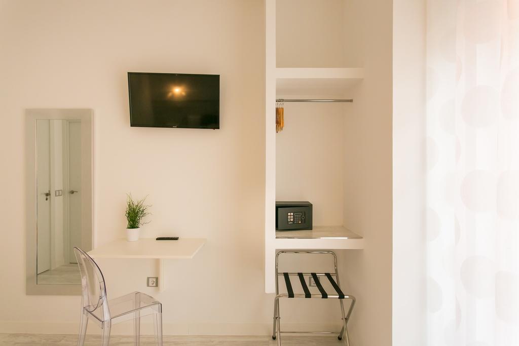 Met Guest house *