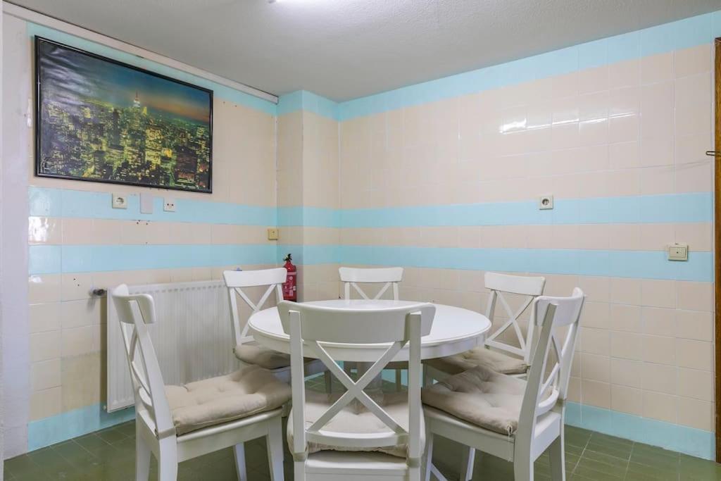 Apartamento Vintage On Plaza Castilla, Madrid