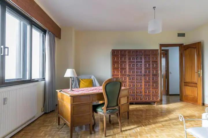 Apartamento Vintage On Plaza Castilla, Madrid