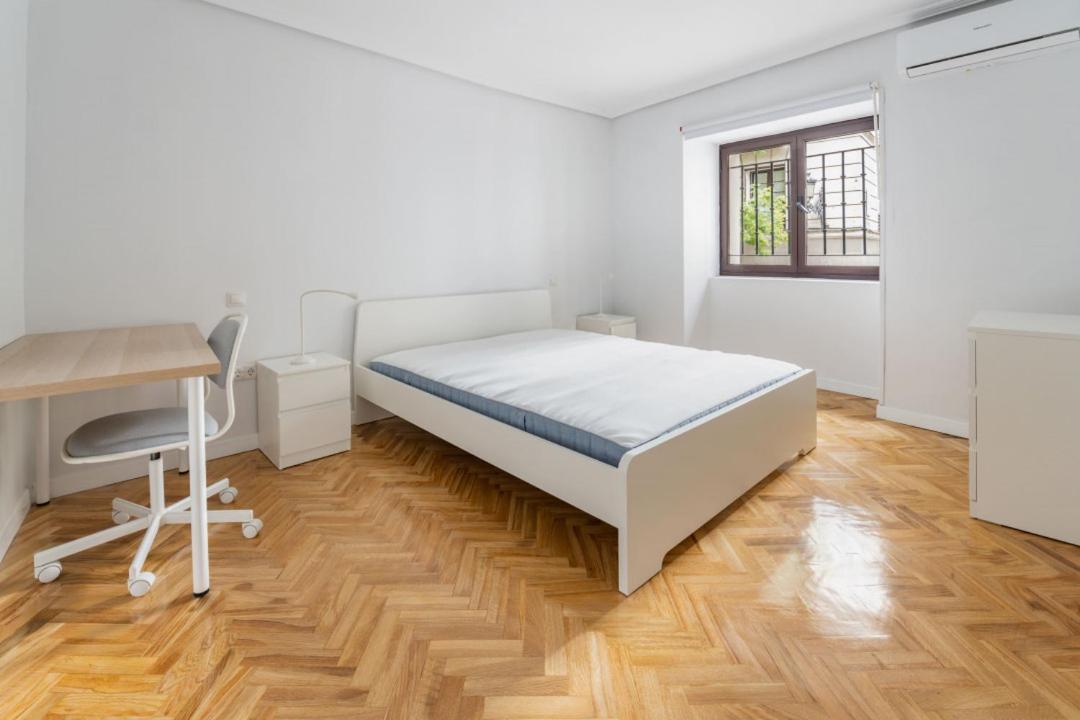 3 Bedrooms 2 Bathrooms Furnished - Sol - Bright - Mintystay Apartment *