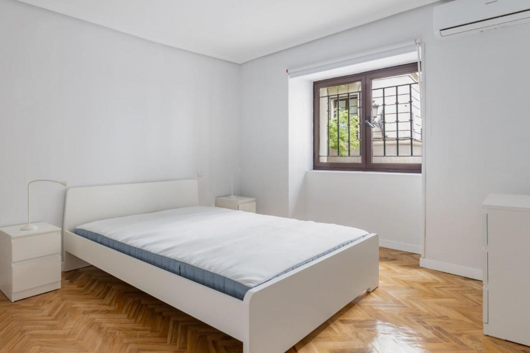 3 Bedrooms 2 Bathrooms Furnished - Sol - Bright - Mintystay Madrid