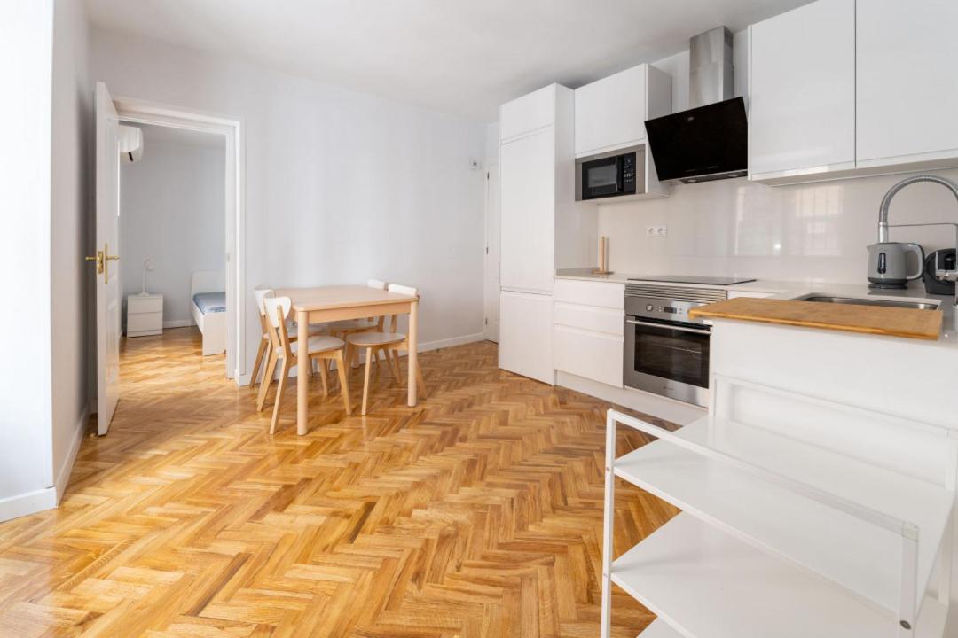 Apartment 3 Bedrooms 2 Bathrooms Furnished - Sol - Bright - Mintystay