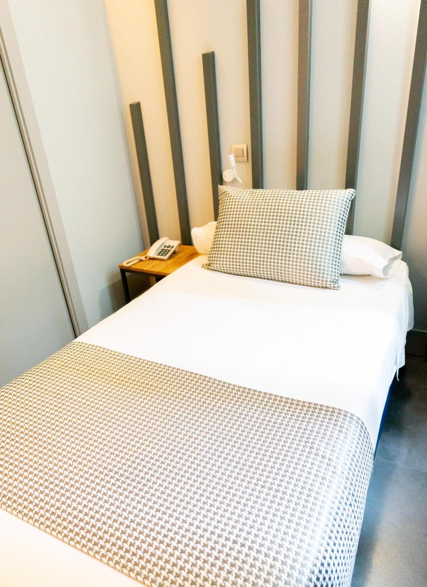 Hostal Carmen-gran Via *