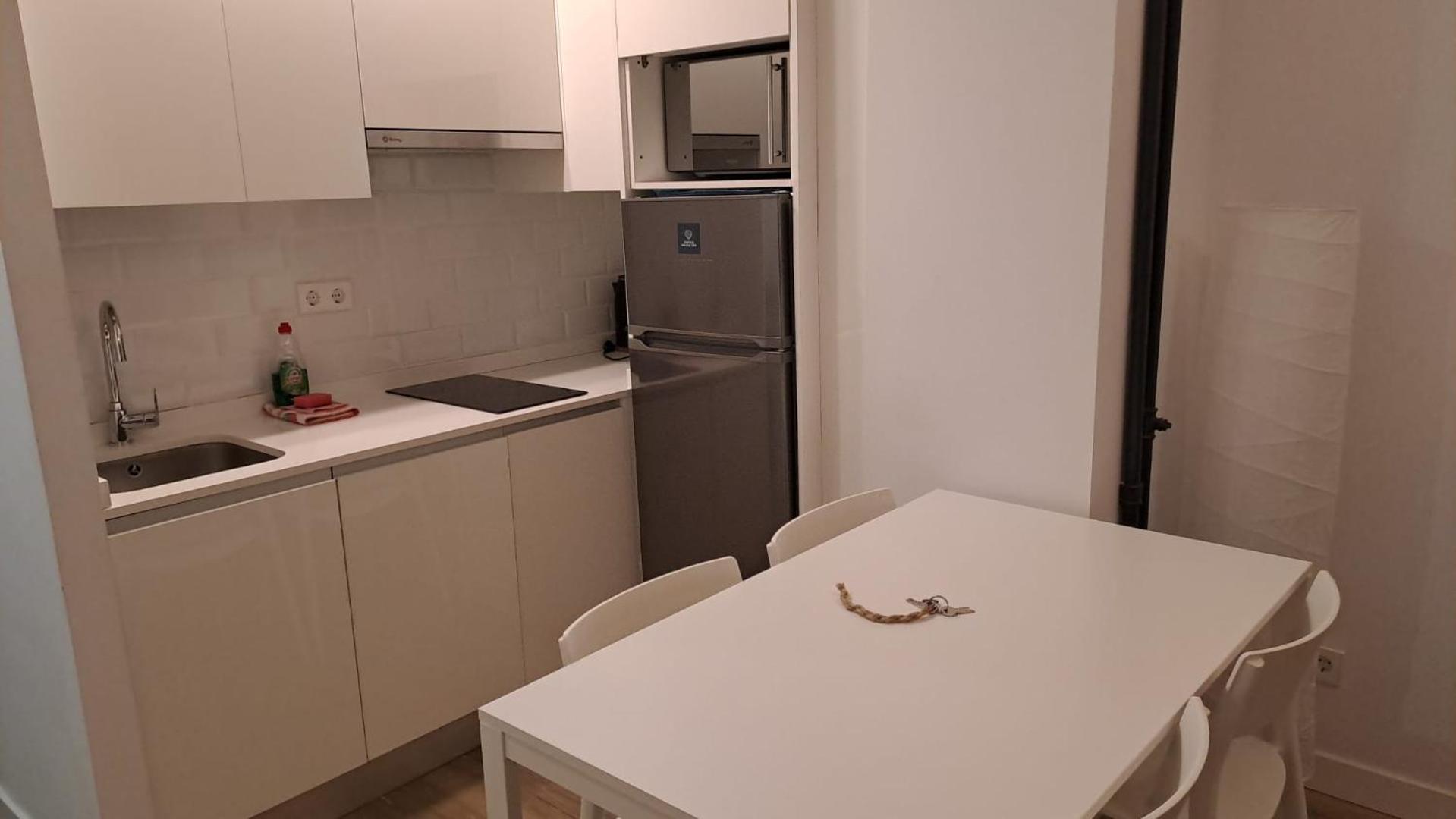 Nuevo Refugio En Los Bajos De Moncloa! Apartamento