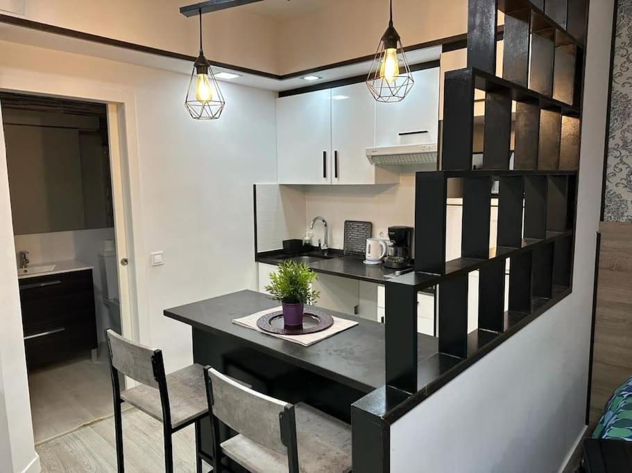 Apartamento Cozy For 4 Pax In Gran Via - M1