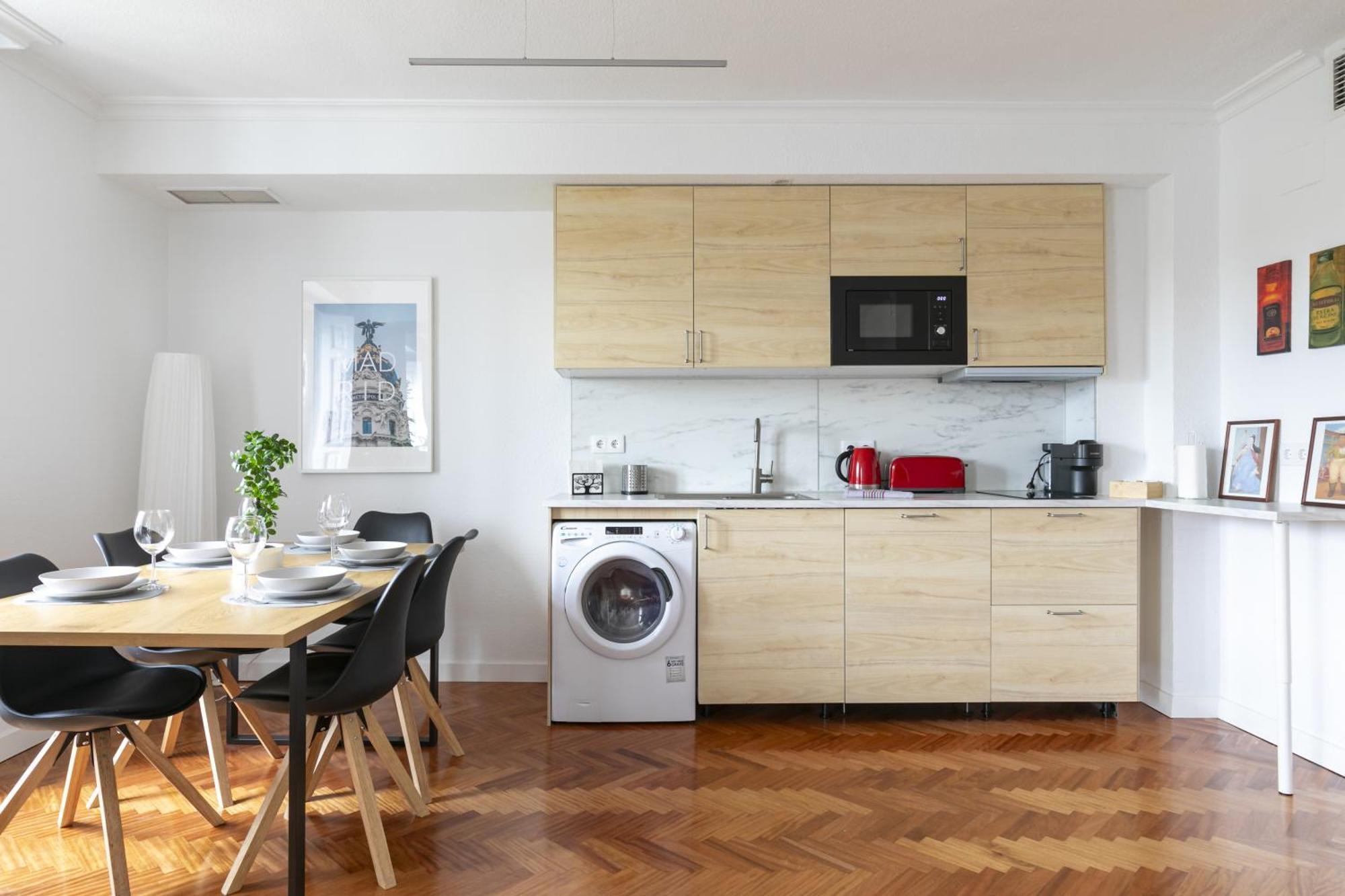 Apartamento Piso Luminoso Con Balcones Frente Parque Retiro Madrid