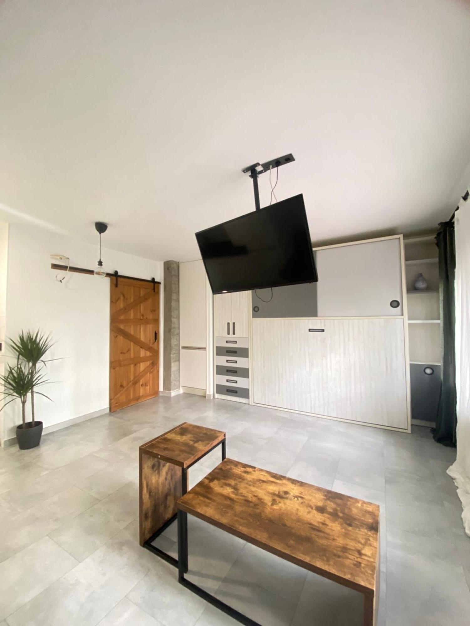 Centrico, Luminoso Y Equipado Apartamento Madrid
