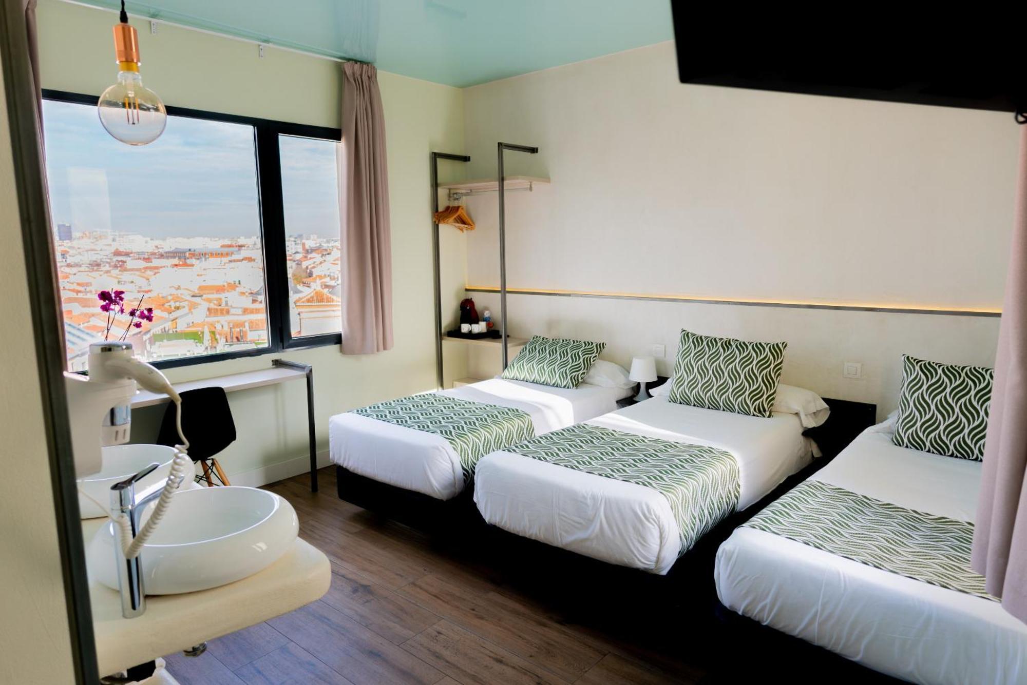 Charlotte-gran Via Hostal Madrid