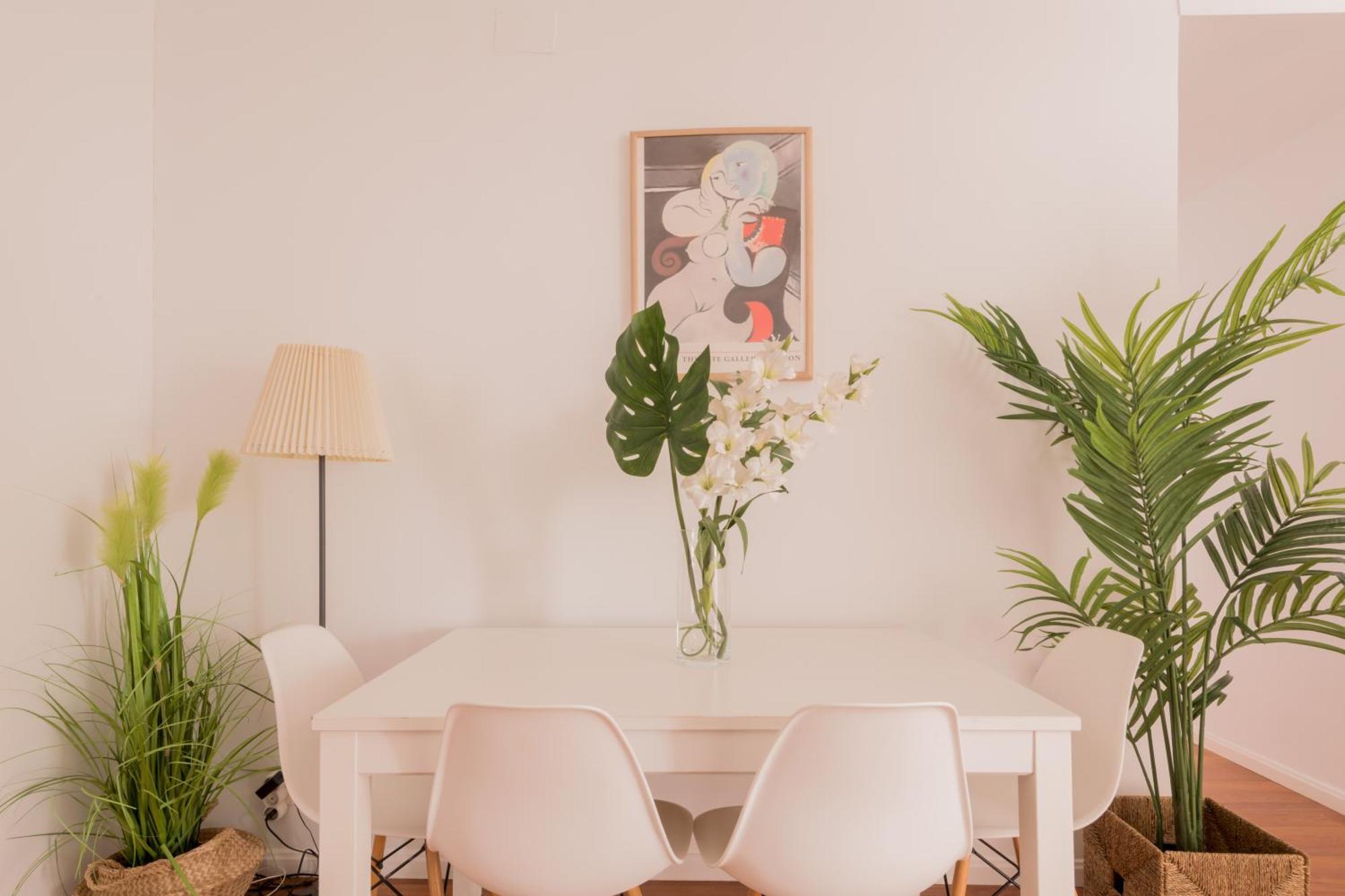 Habitación en casa particular Bright And Cheerful With Modern Comforts And Private Bathroom *