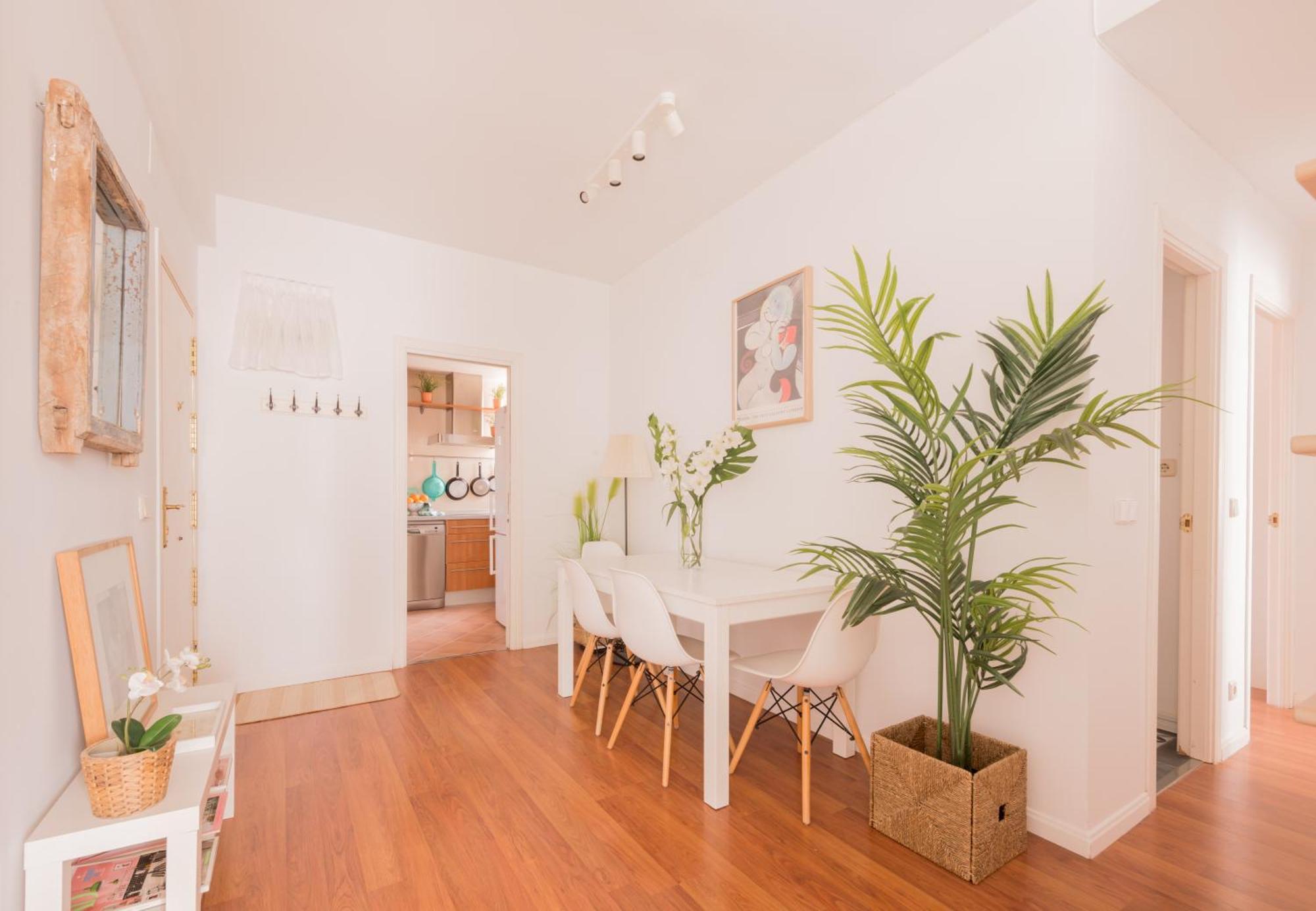 Habitación en casa particular Bright And Cheerful With Modern Comforts And Private Bathroom *
