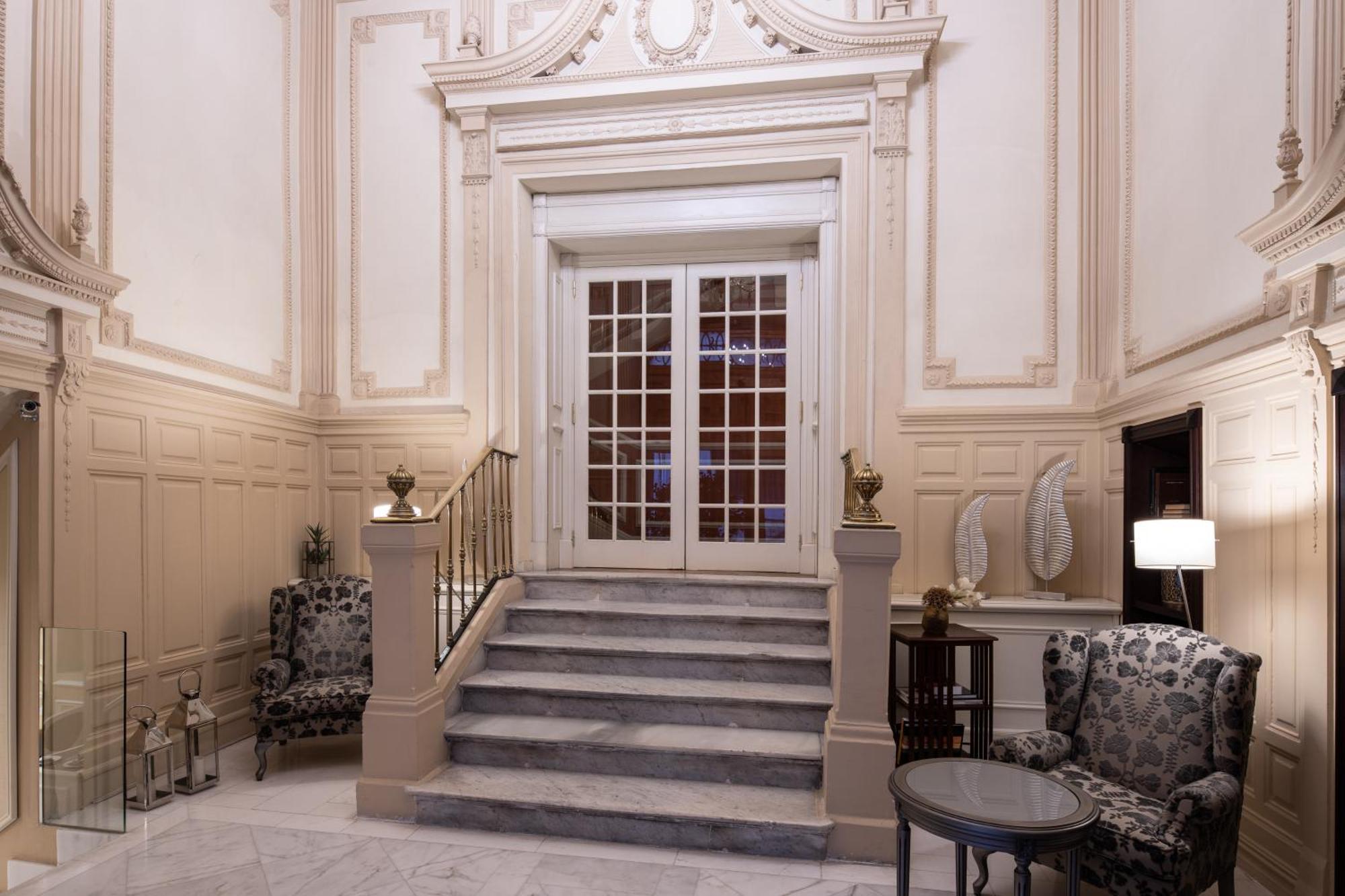 Catalonia Cortes 4*