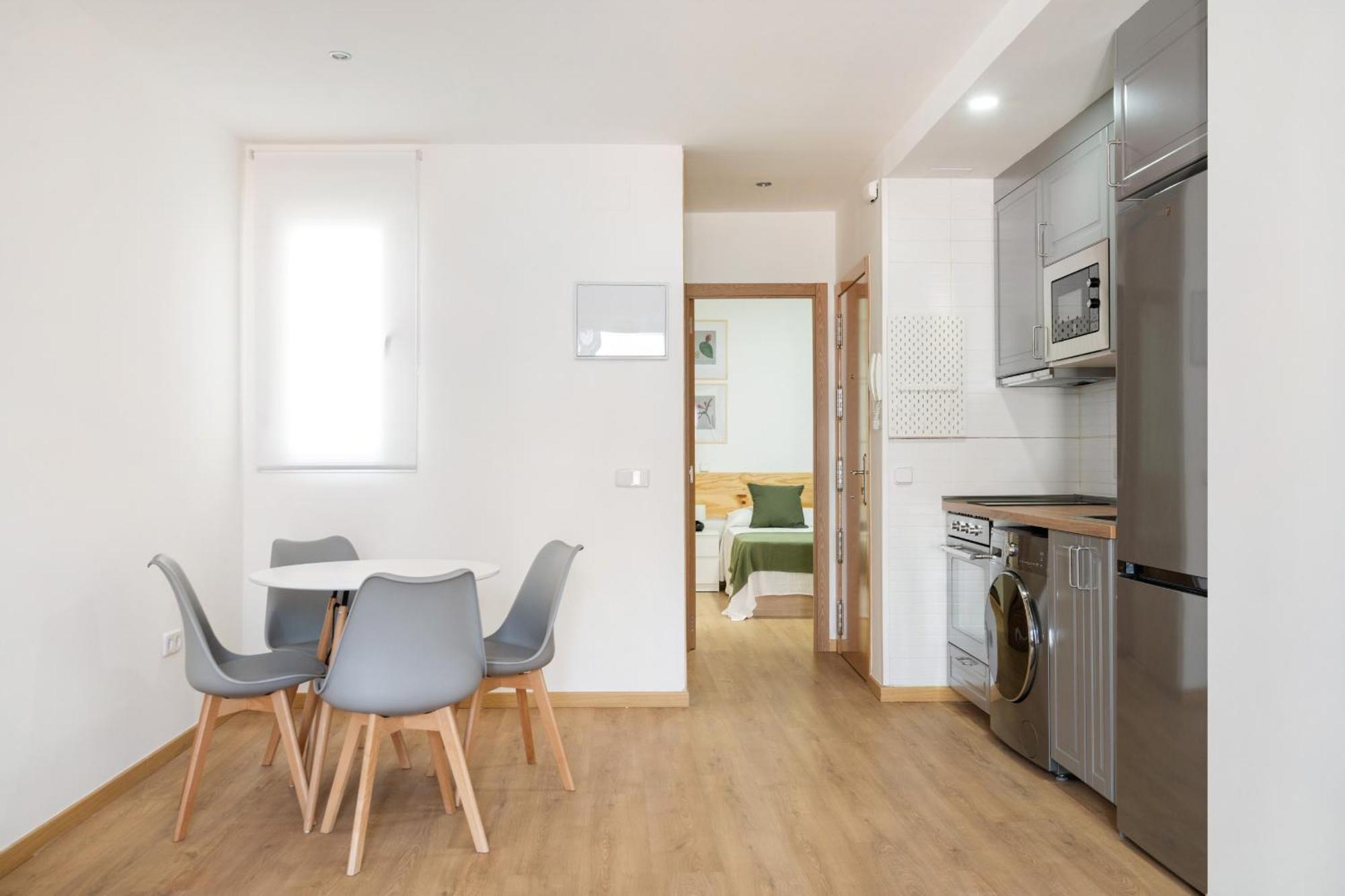 Apartamento En La Avenida De La Albufera Alquiler Temporal Madrid