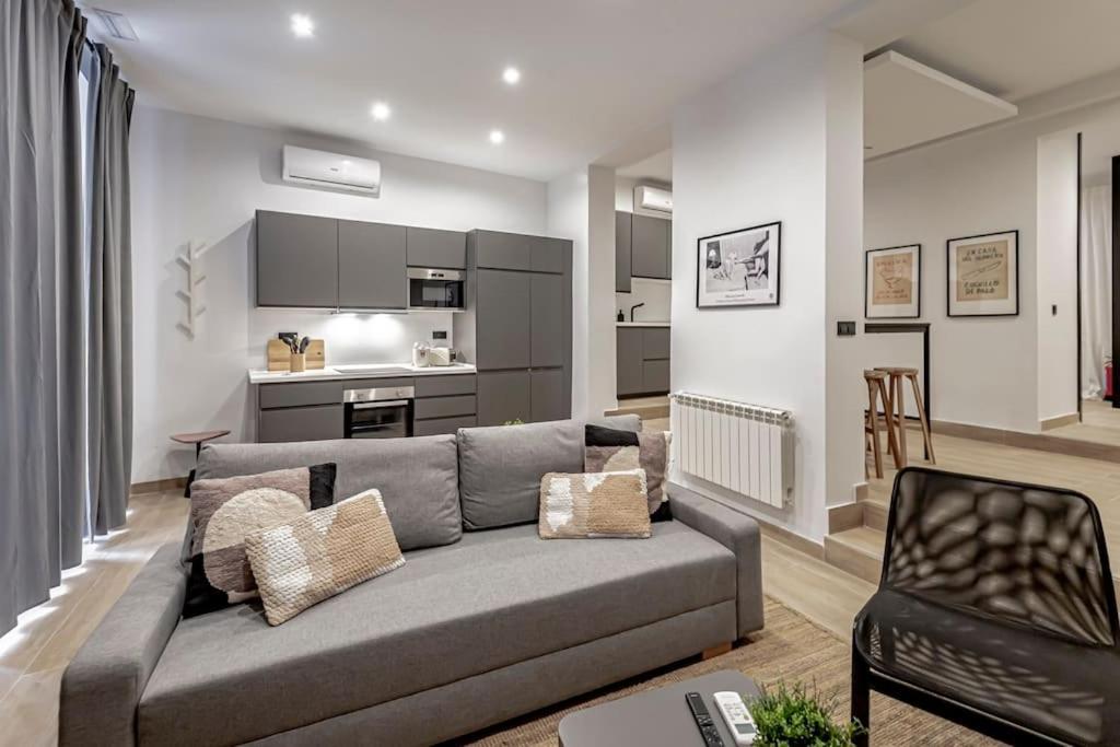 Stunning And Spacious Flat At Barrio De Letras Apartamento Madrid