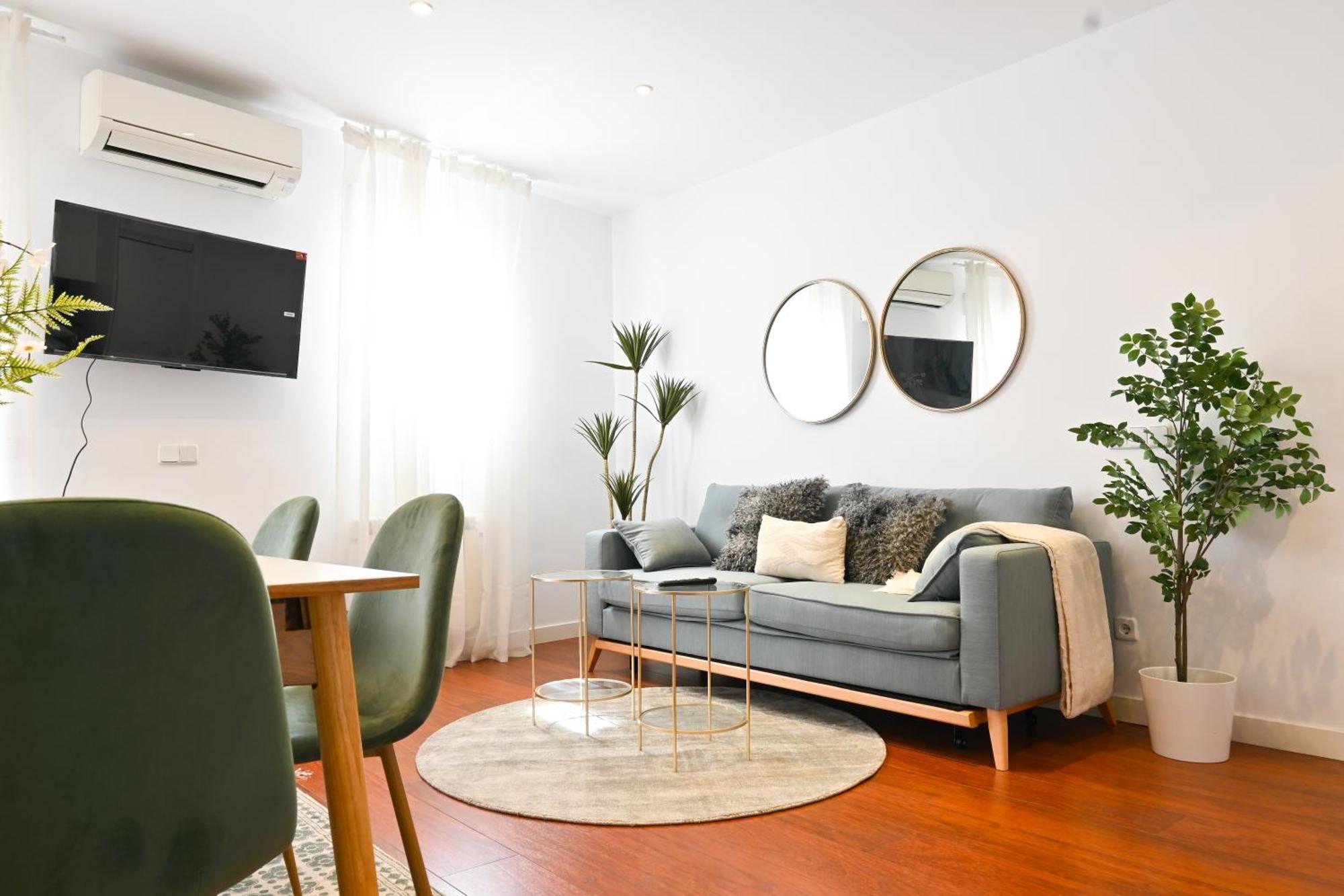 For You Apartamento De Dos Con Terraza En El Corazon De Malasana Ecl4ºa Apartamento Madrid