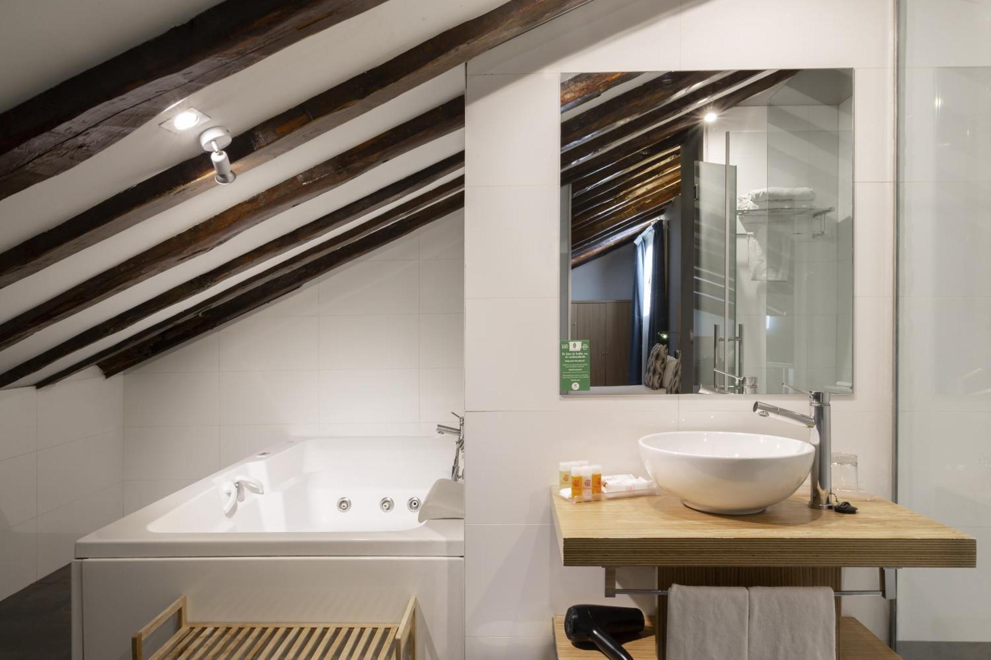 Petit Palace Plaza Del Carmen 4*