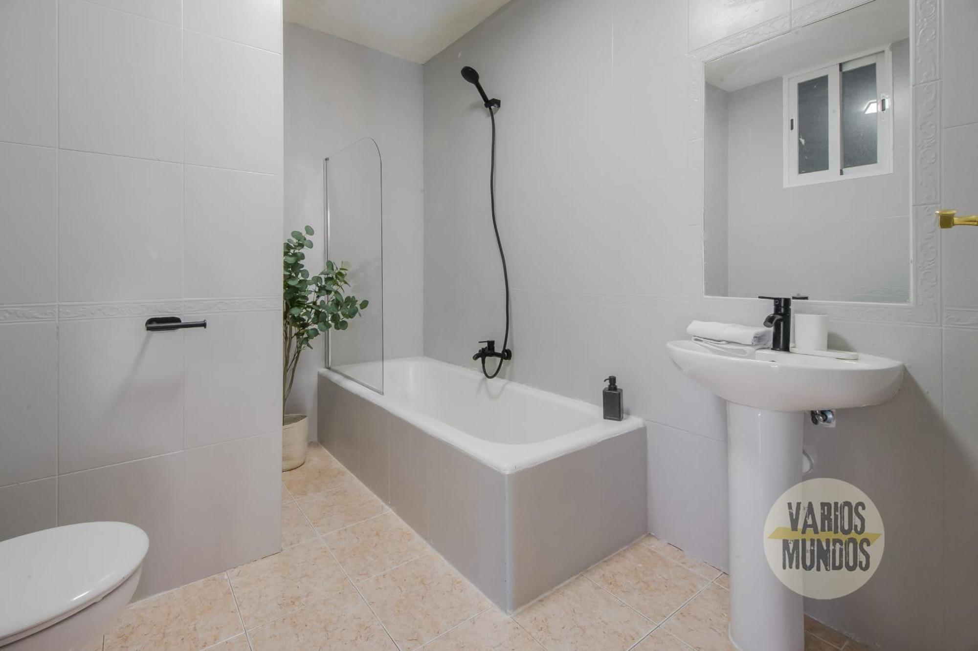 Apartamento Amplio Y Centrico 9pax En La Latina Madrid