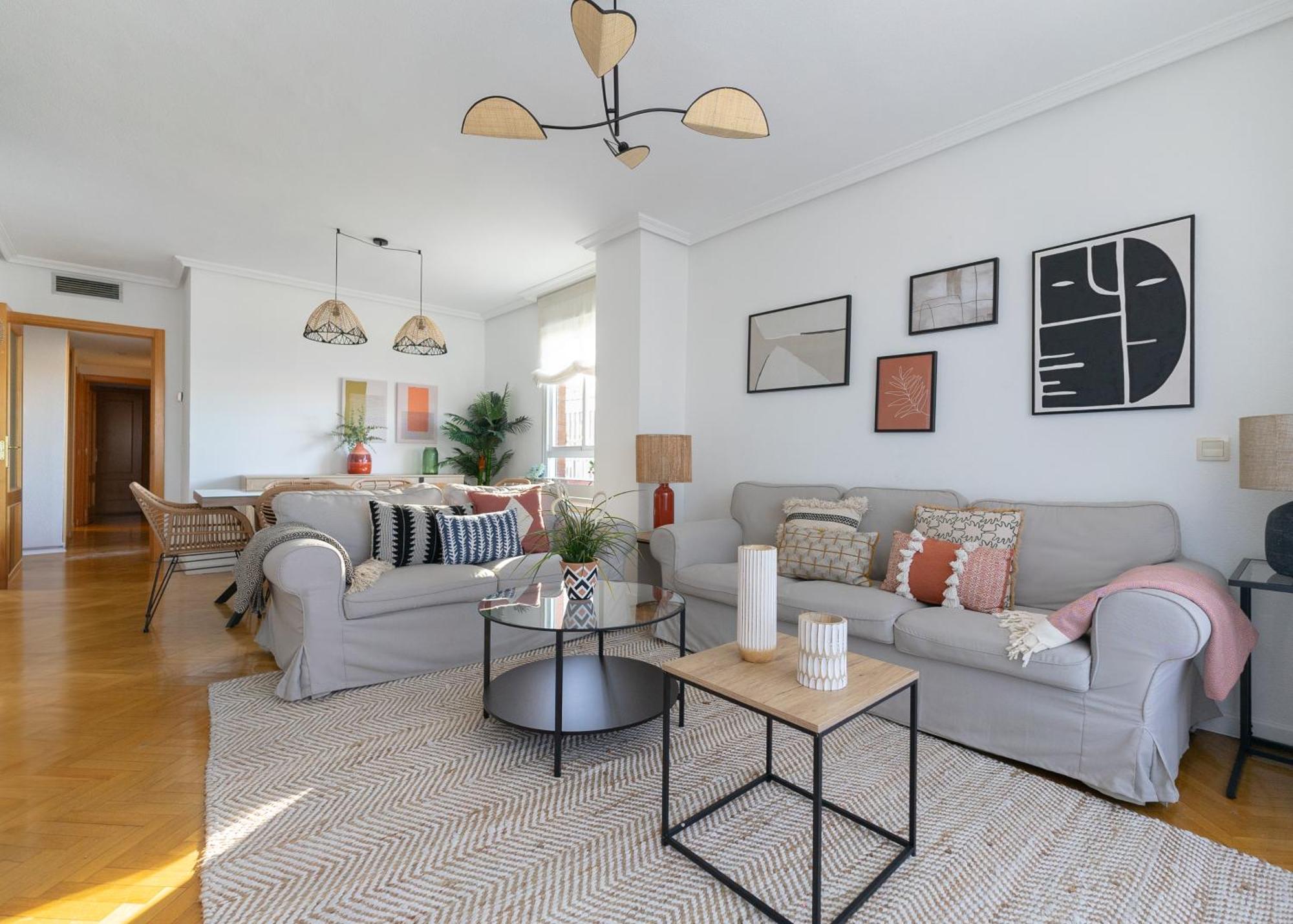 Apartamento Atico Con Terraza, Parking Y Piscina Madrid