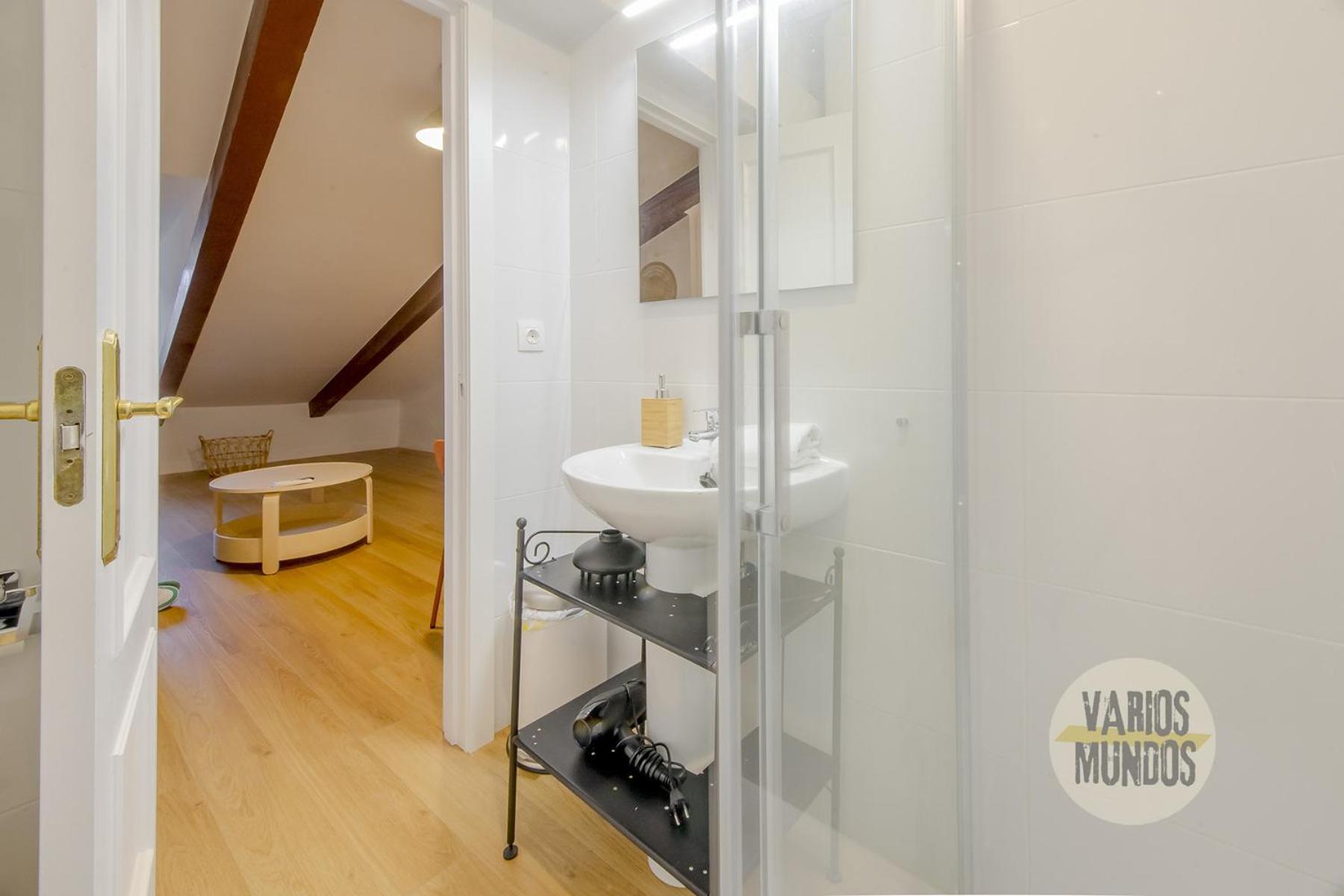 Apartamento Fashion Design Loft En Calle Carretas-sol 4pax