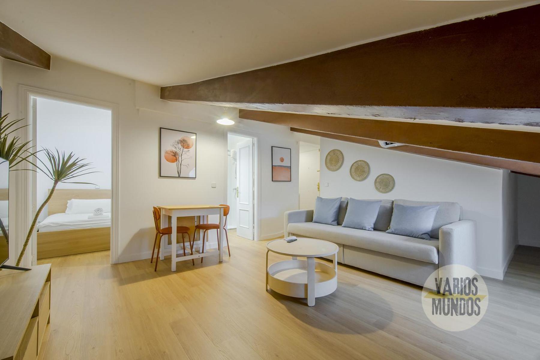Apartamento Fashion Design Loft En Calle Carretas-sol 4pax Madrid