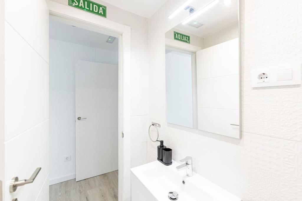 Apartamento Luminoso En El Barrio Ibiza A Solo 1km De Retiro Madrid