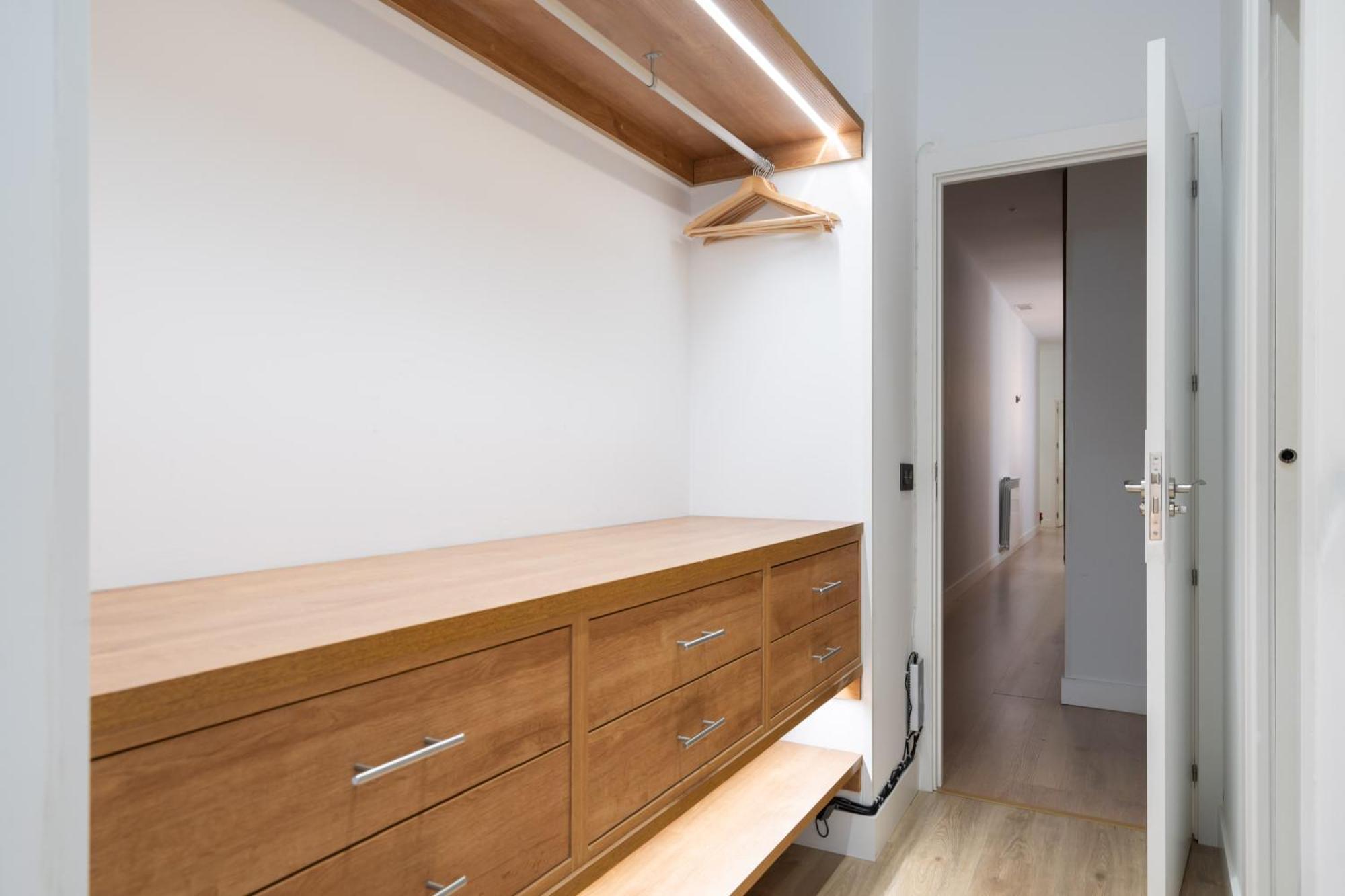 Chueca Hortaleza 12pax 5 Bedrooms 5 Baths