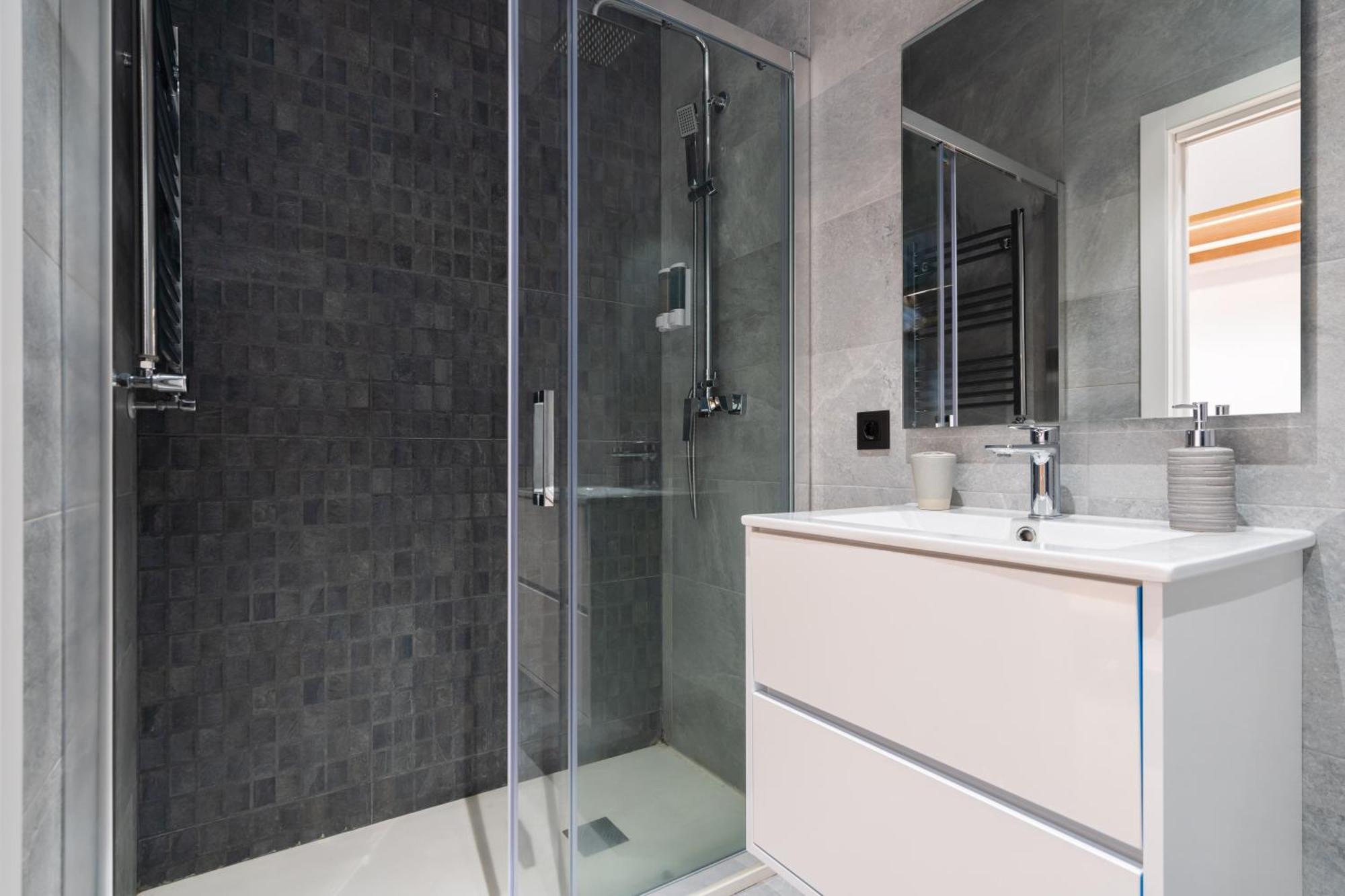 Apartamento Chueca Hortaleza 12pax 5 Bedrooms 5 Baths